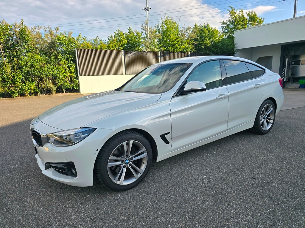 BMW 330i xDrive SAG Gran Turismo-image-1