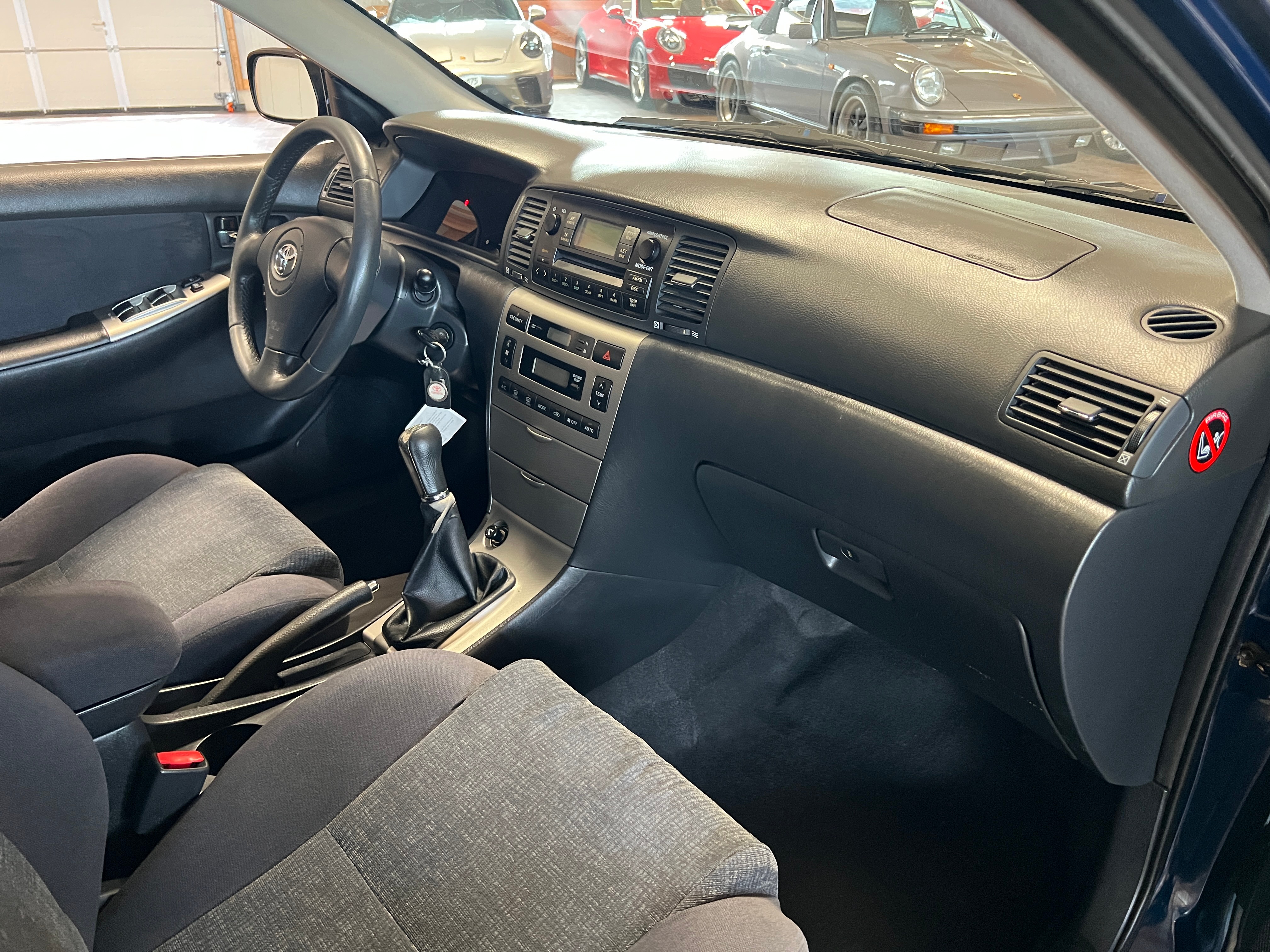 TOYOTA Corolla 1.6 Linea Sol — slika 12