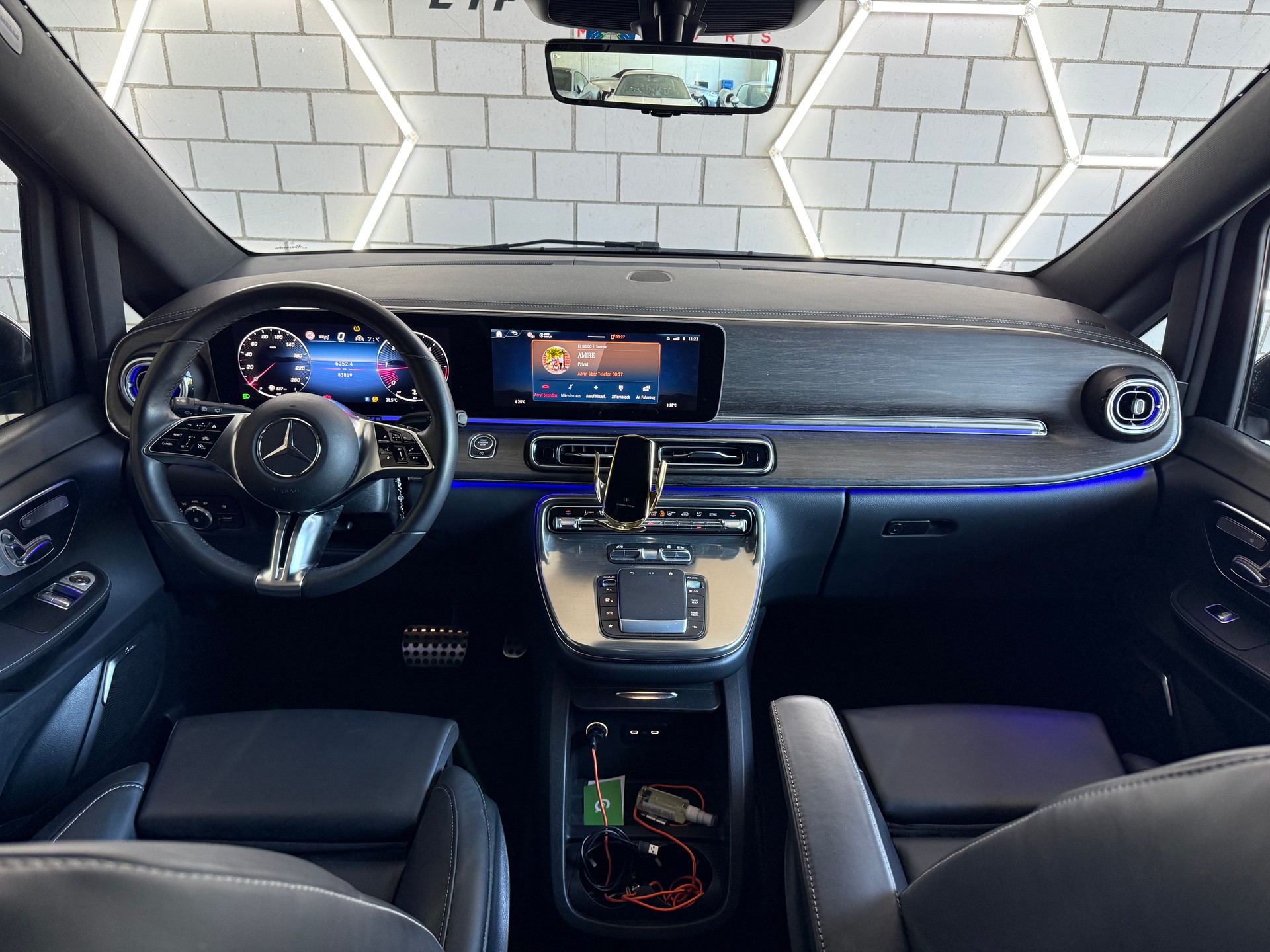 MERCEDES-BENZ V 300 d lang Exclusive 4Matic 9G-Tronic-image-7
