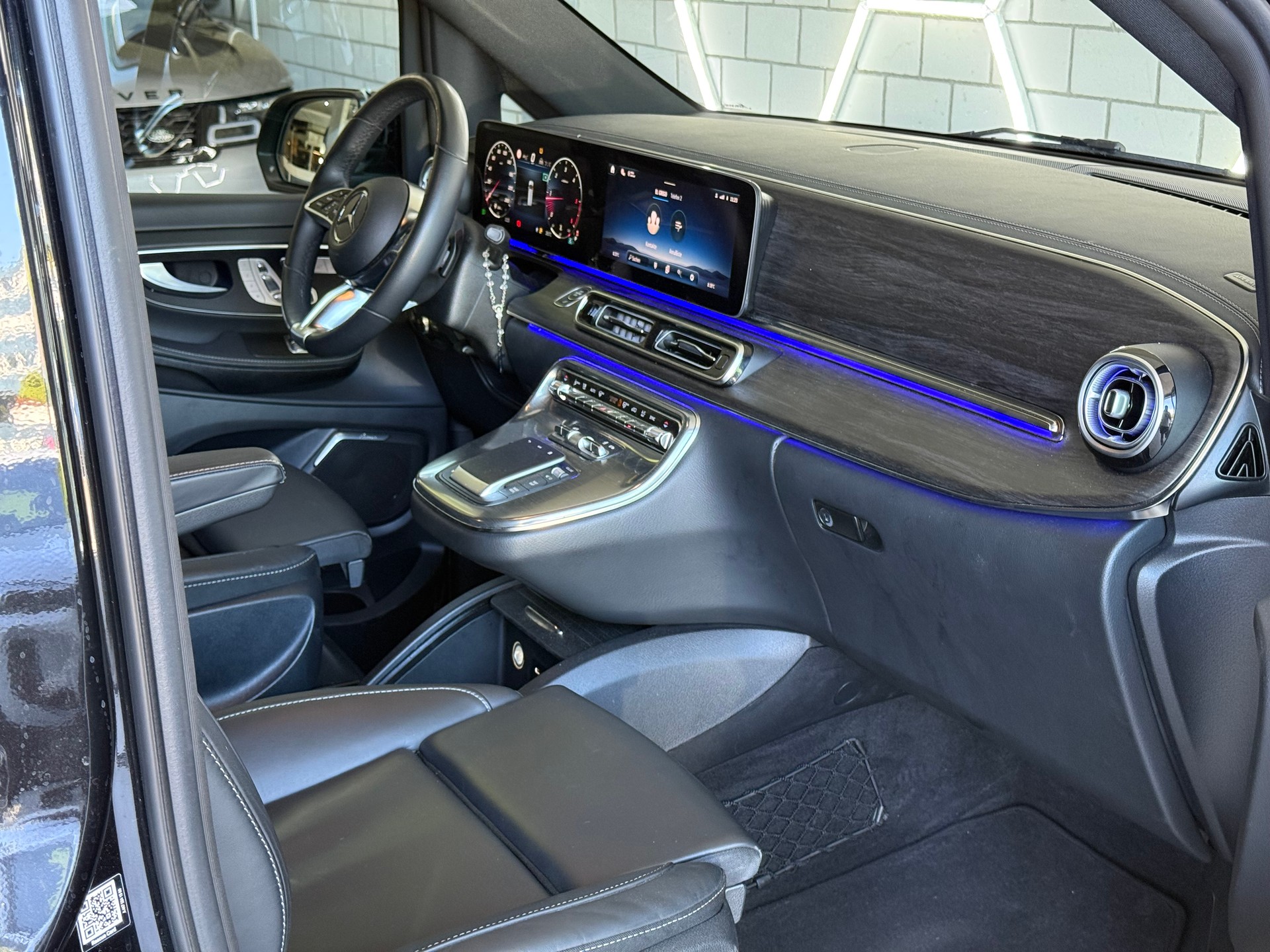 MERCEDES-BENZ V 300 d lang Exclusive 4Matic 9G-Tronic-image-6