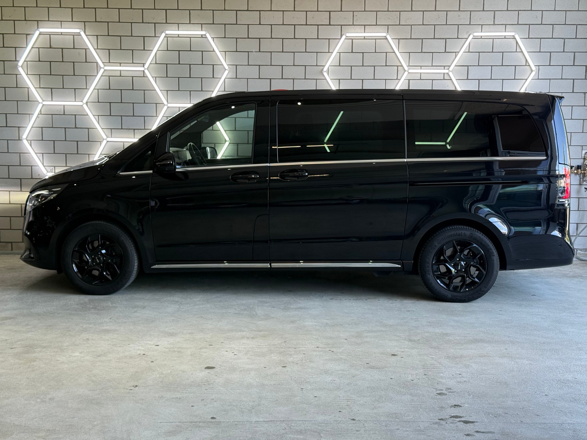 MERCEDES-BENZ V 300 d lang Exclusive 4Matic 9G-Tronic-image-1