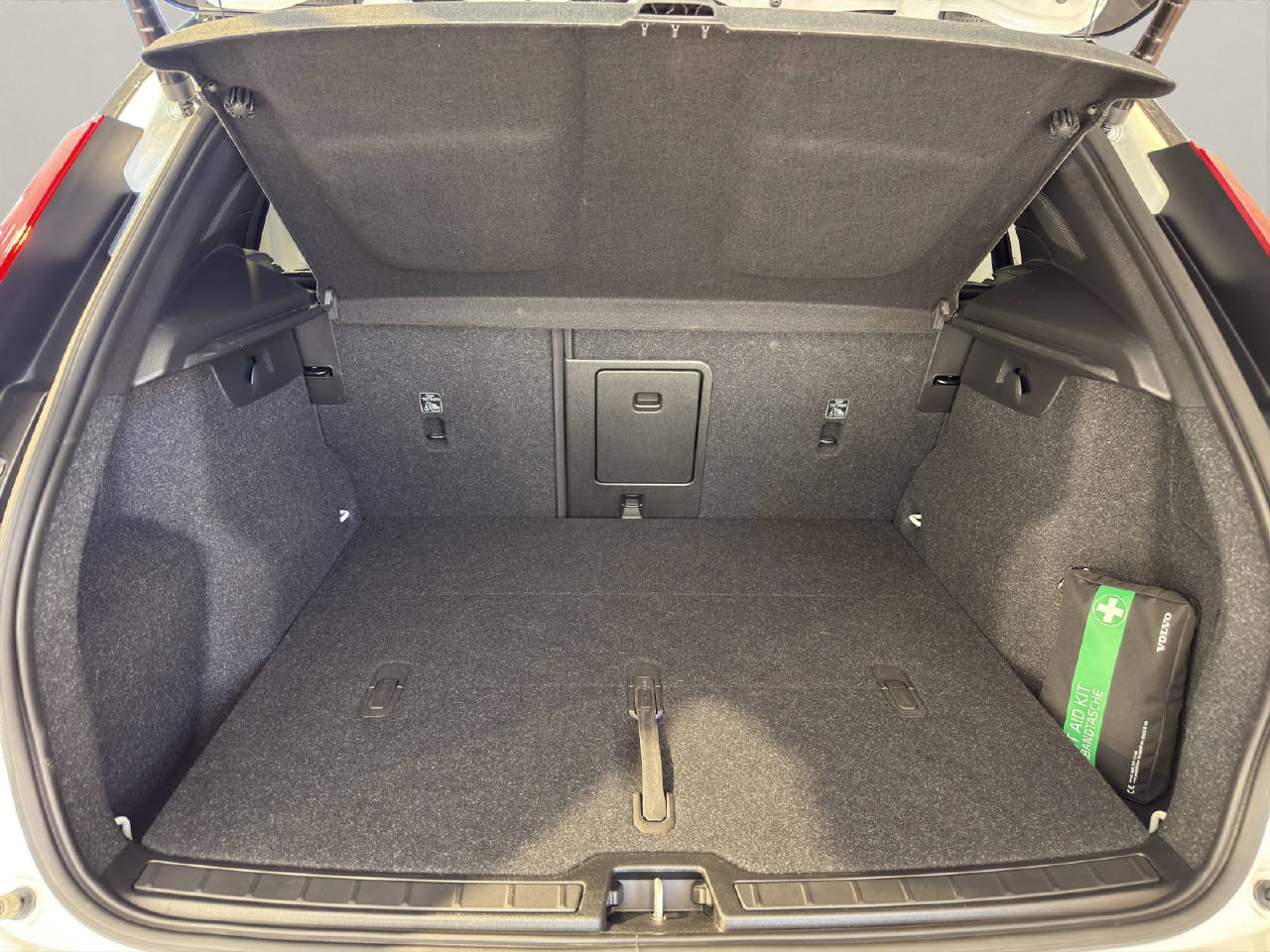 VOLVO XC40 P6 Ultimate-image-10