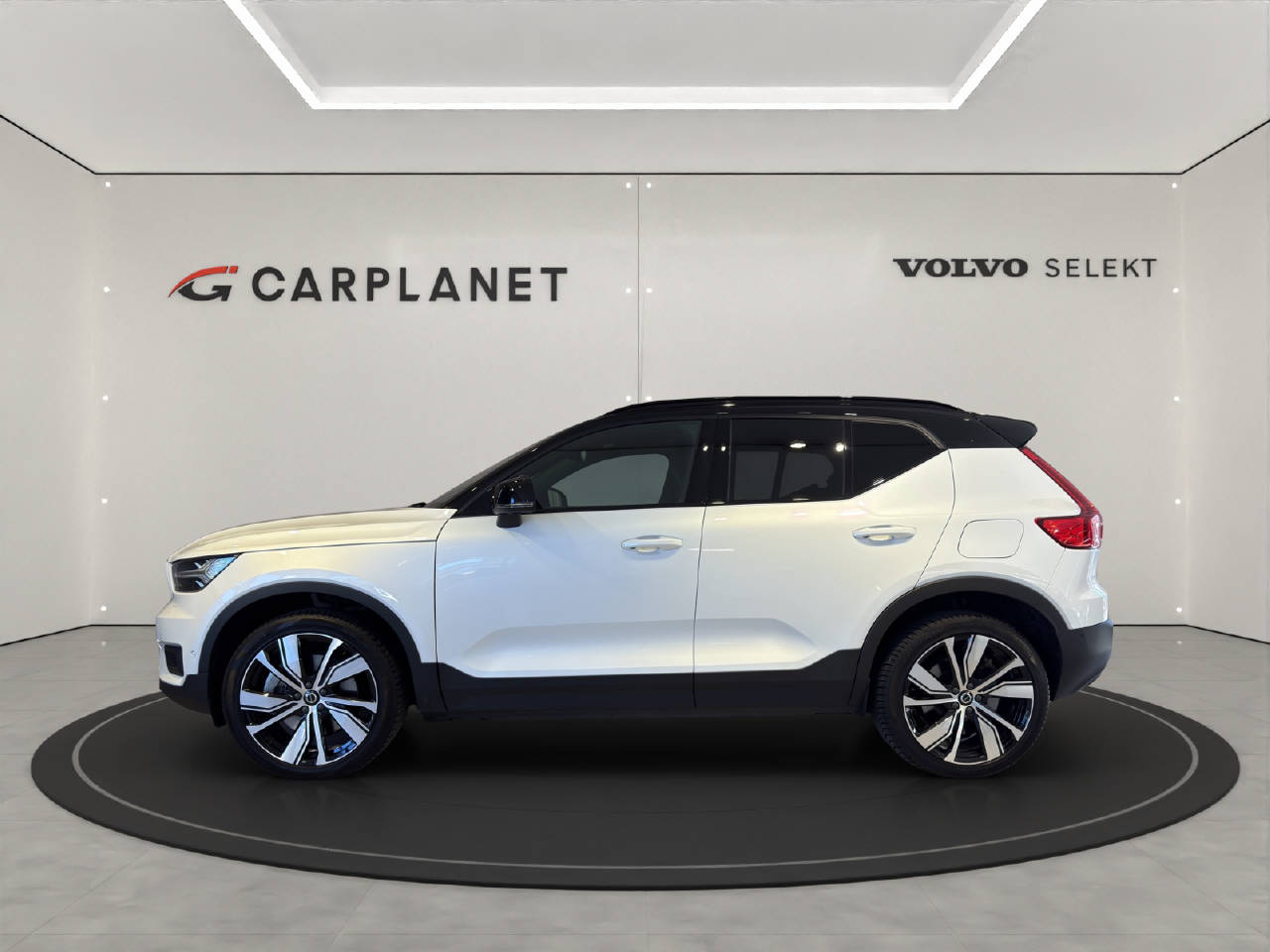 VOLVO XC40 P6 Ultimate-image-1
