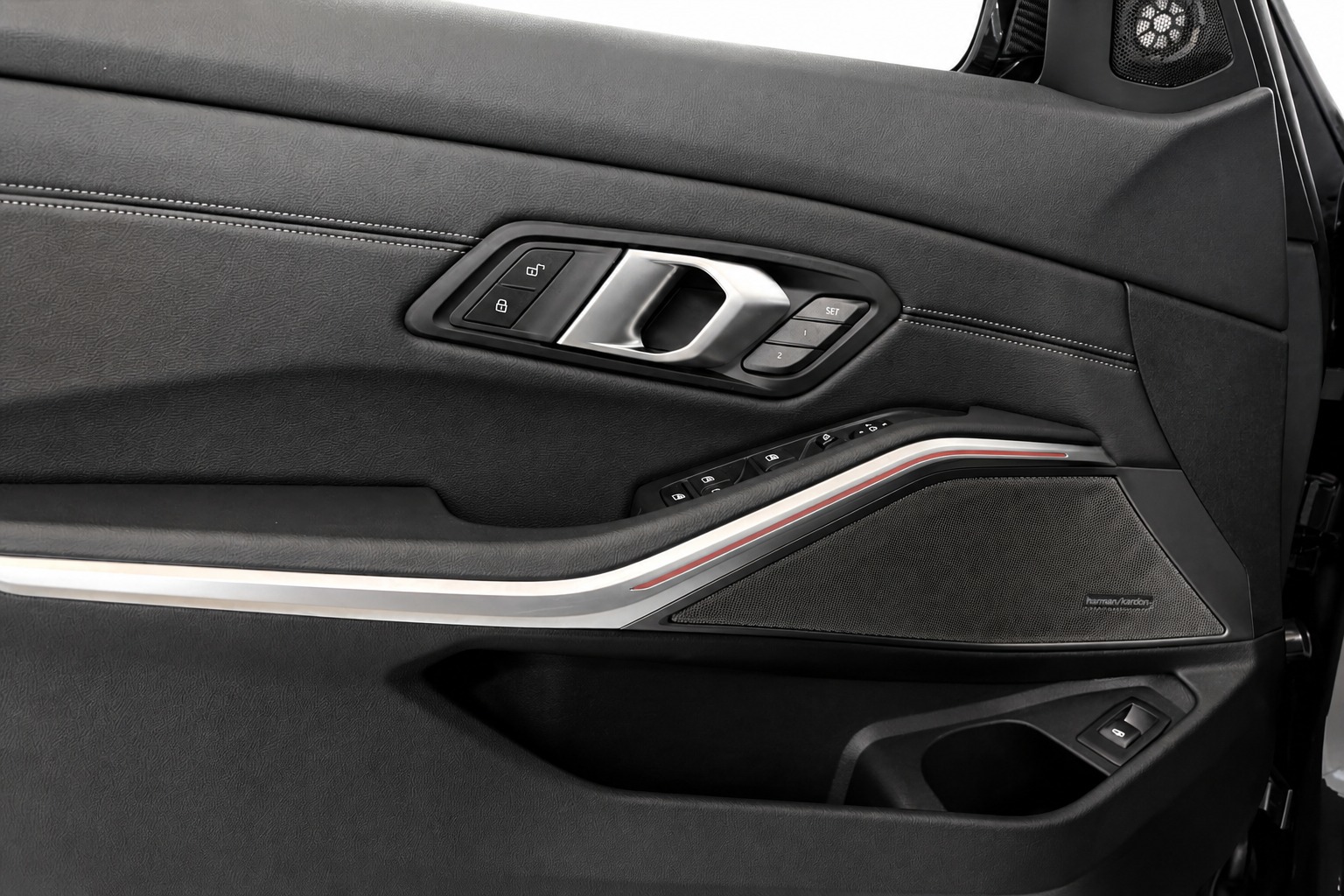 BMW M340i xDrive 48V Touring Steptronic M Sport Pro Individual-image-10