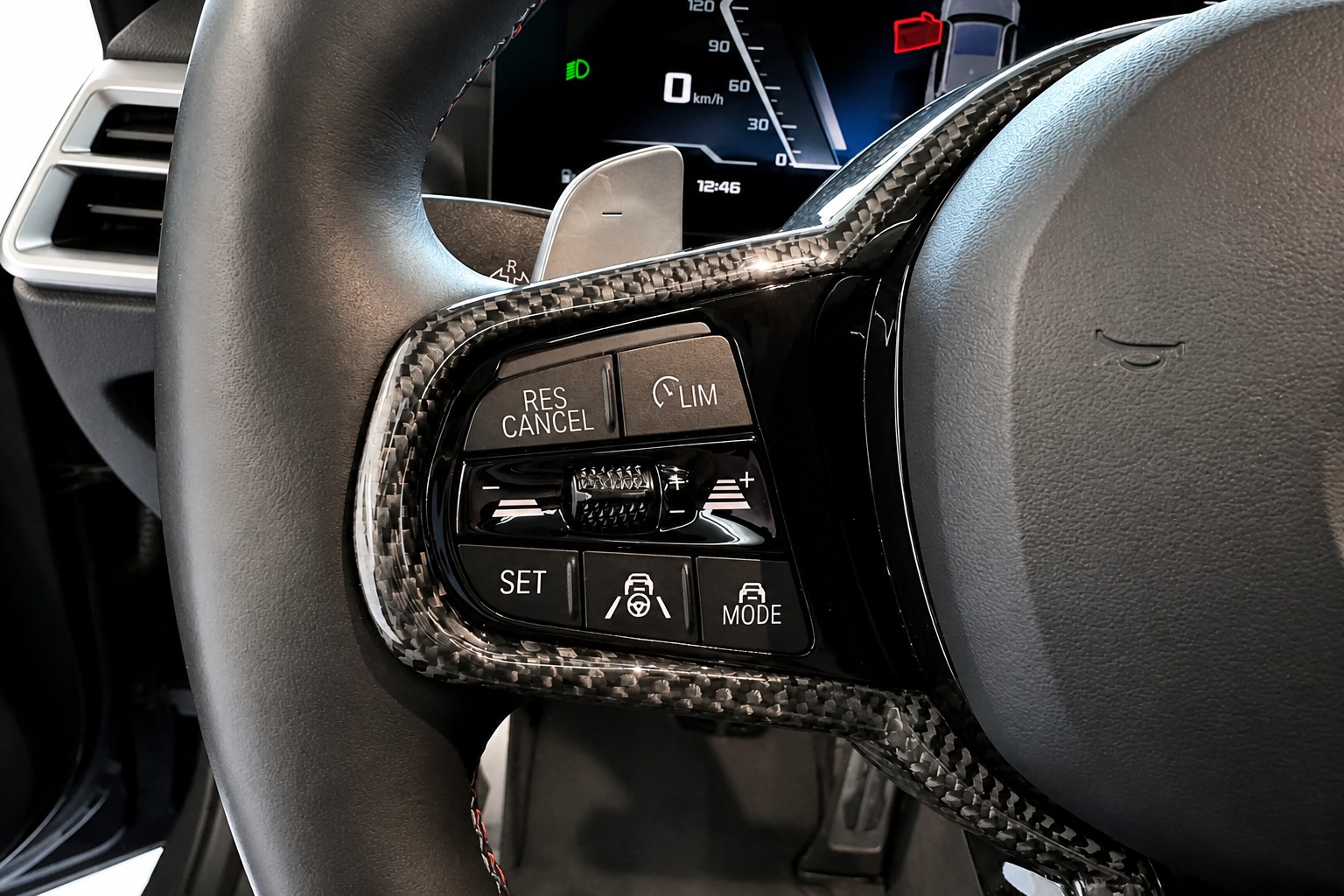 BMW M340i xDrive 48V Touring Steptronic M Sport Pro Individual-image-15
