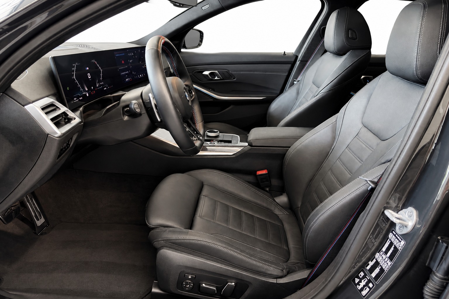 BMW M340i xDrive 48V Touring Steptronic M Sport Pro Individual-image-11