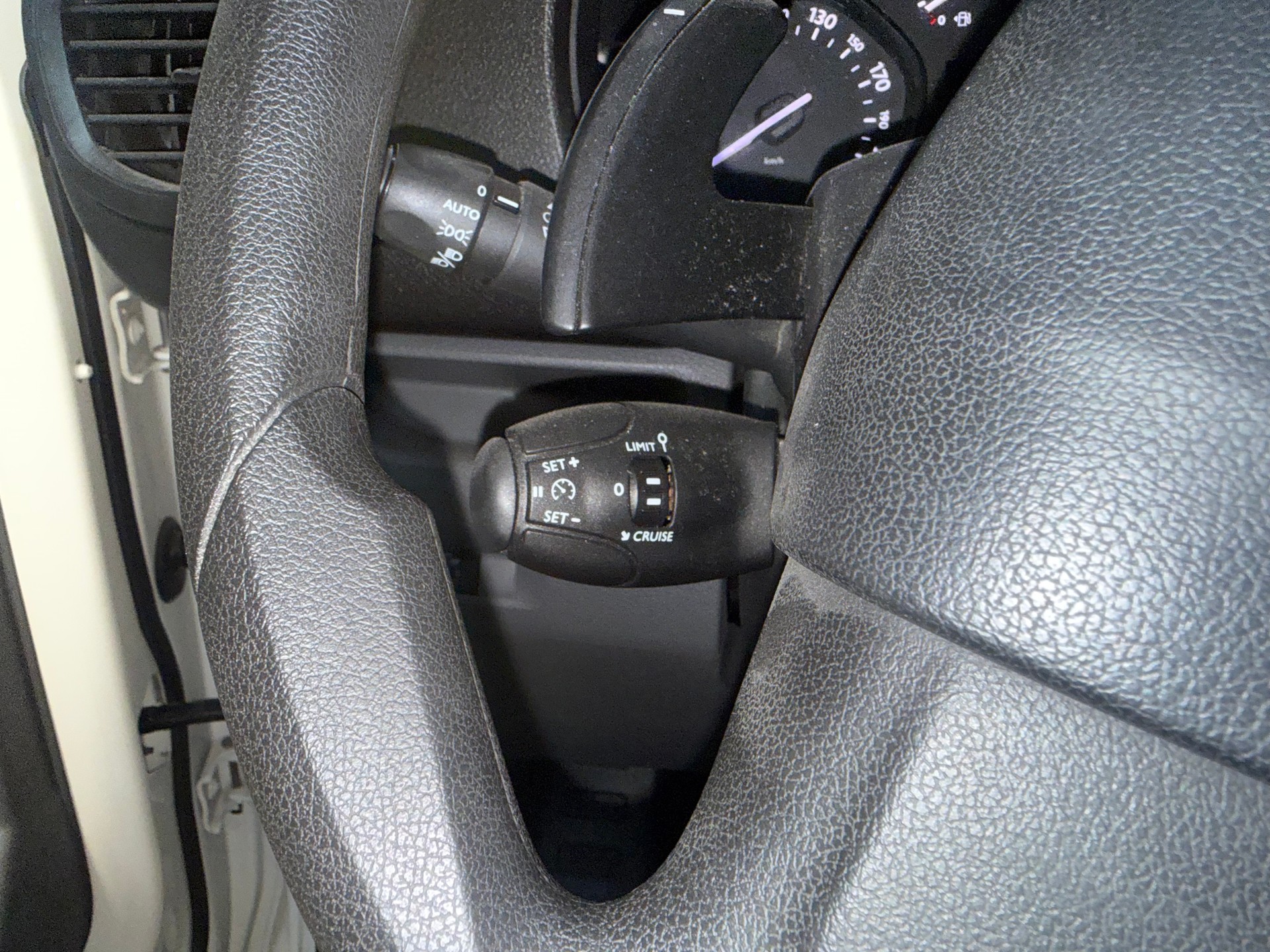 PEUGEOT Expert 2.0 BlueHDi 180 S&S Active Standard EAT6-image-10