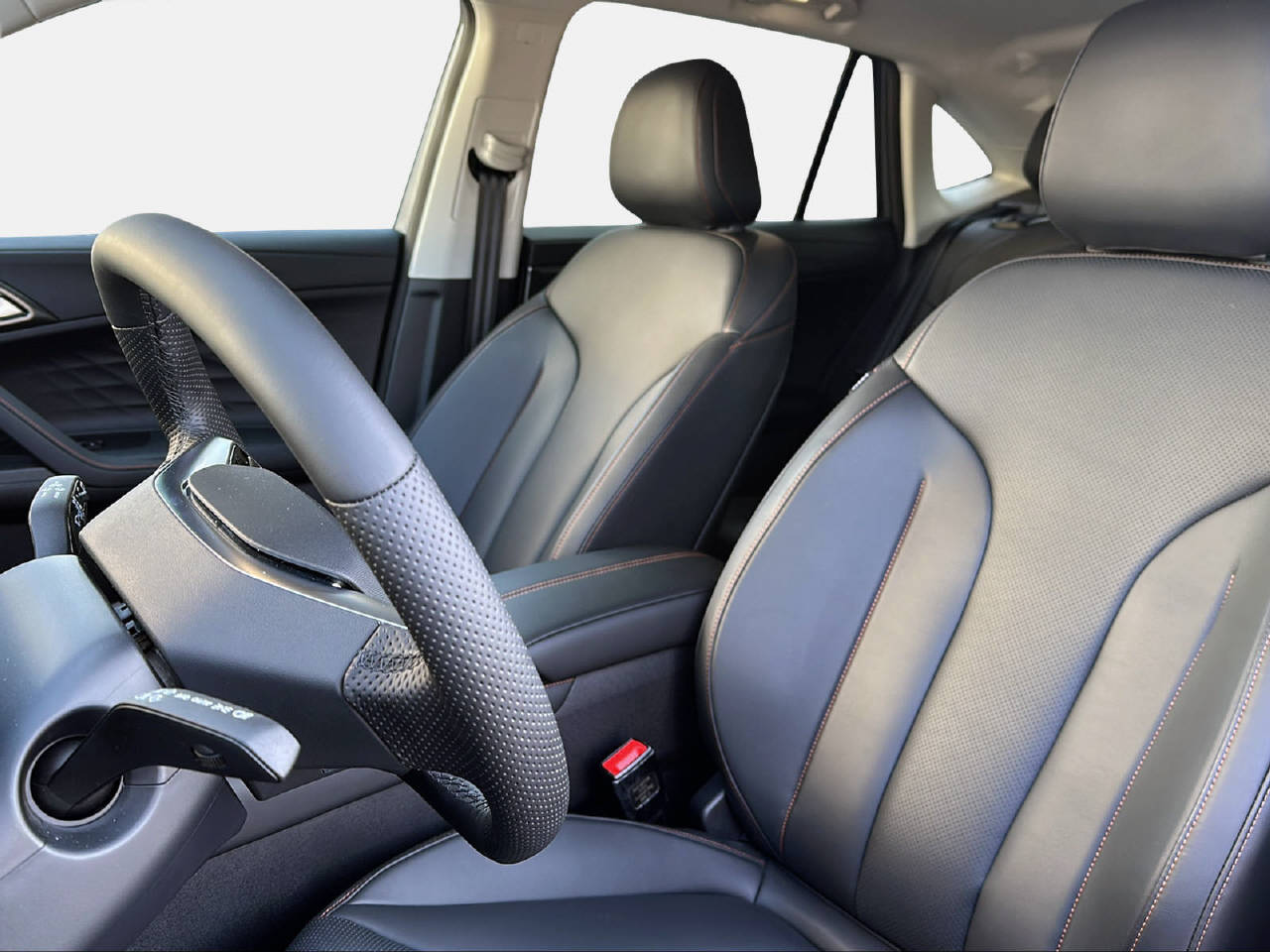 MG HS 1.5 Hybrid Luxury-image-9