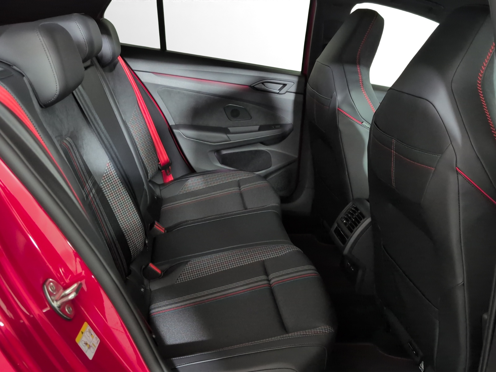 VW Golf 2.0 TSI GTI Edition 50 DSG-image-8