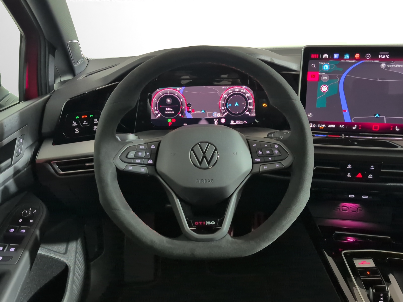 VW Golf 2.0 TSI GTI Edition 50 DSG-image-11