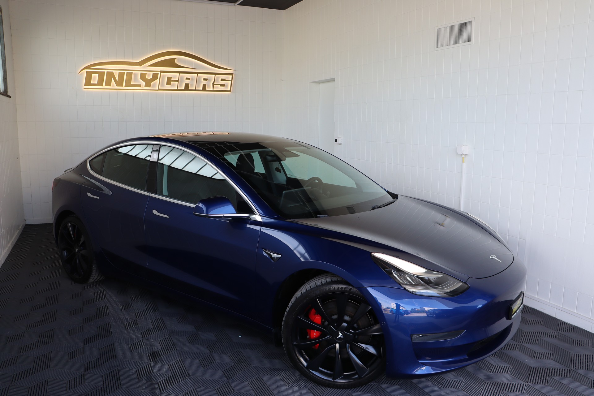 TESLA Model 3 Performance Dual Motor AWD-image-4