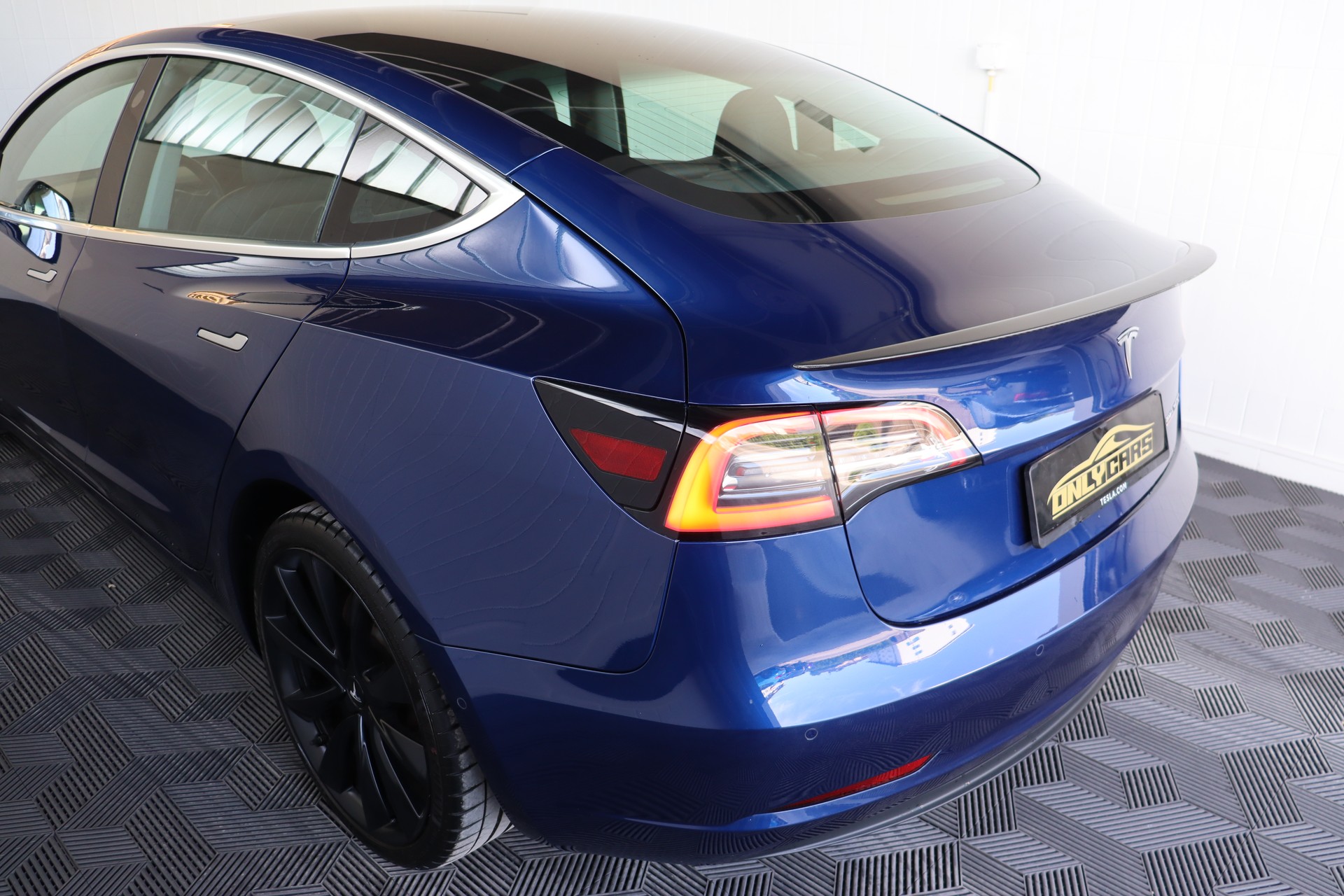 TESLA Model 3 Performance Dual Motor AWD-image-7