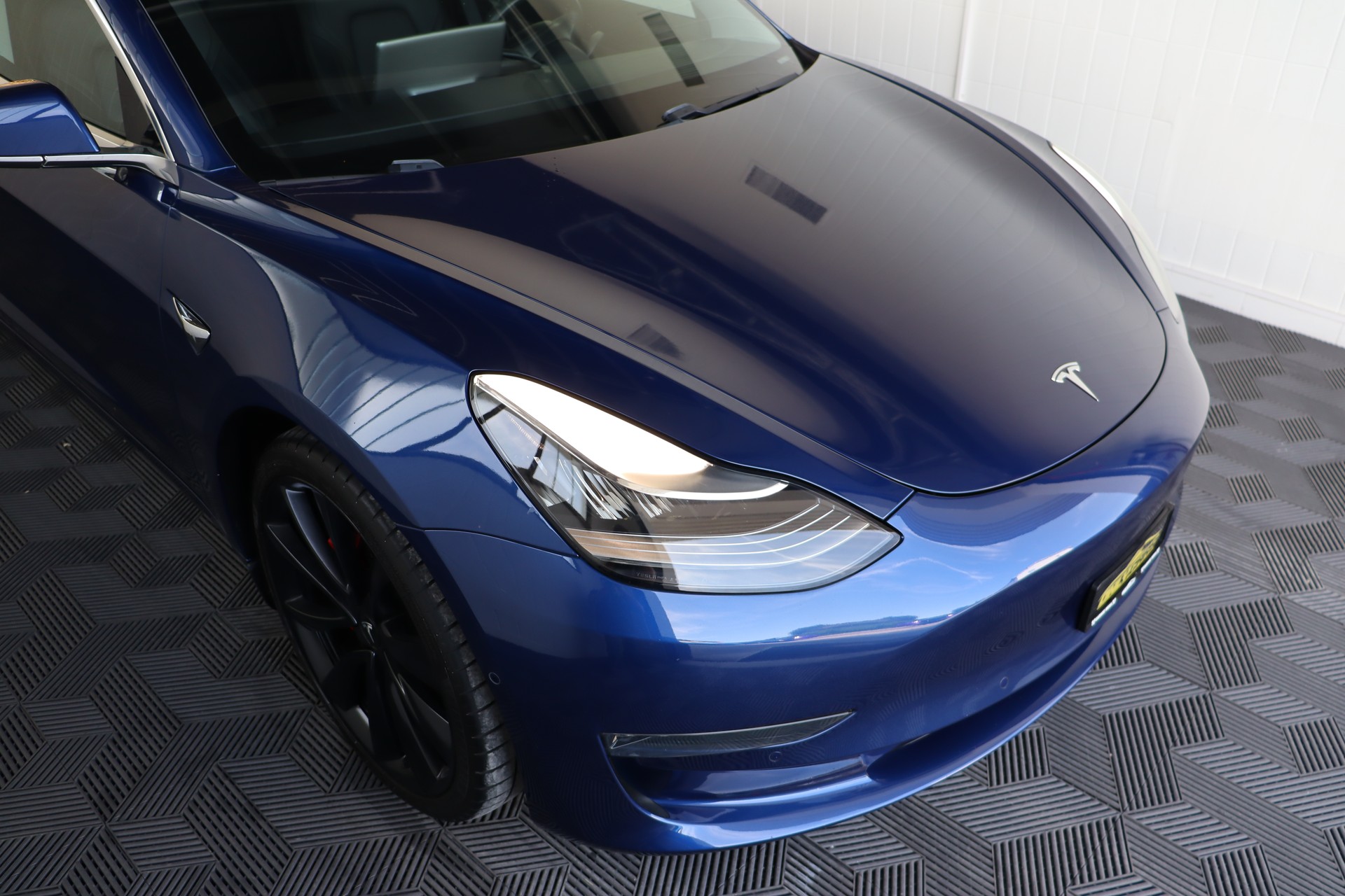 TESLA Model 3 Performance Dual Motor AWD-image-2