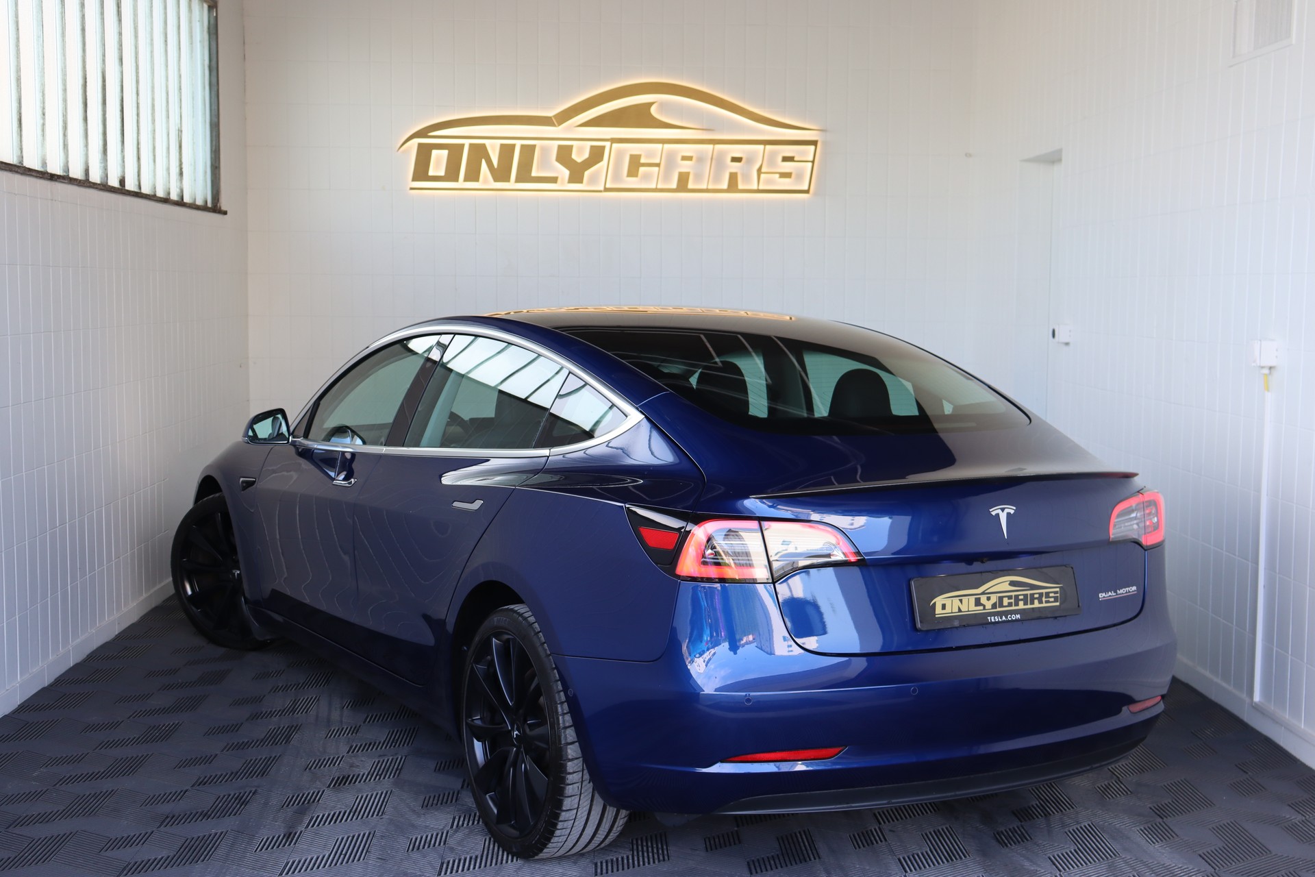 TESLA Model 3 Performance Dual Motor AWD-image-8