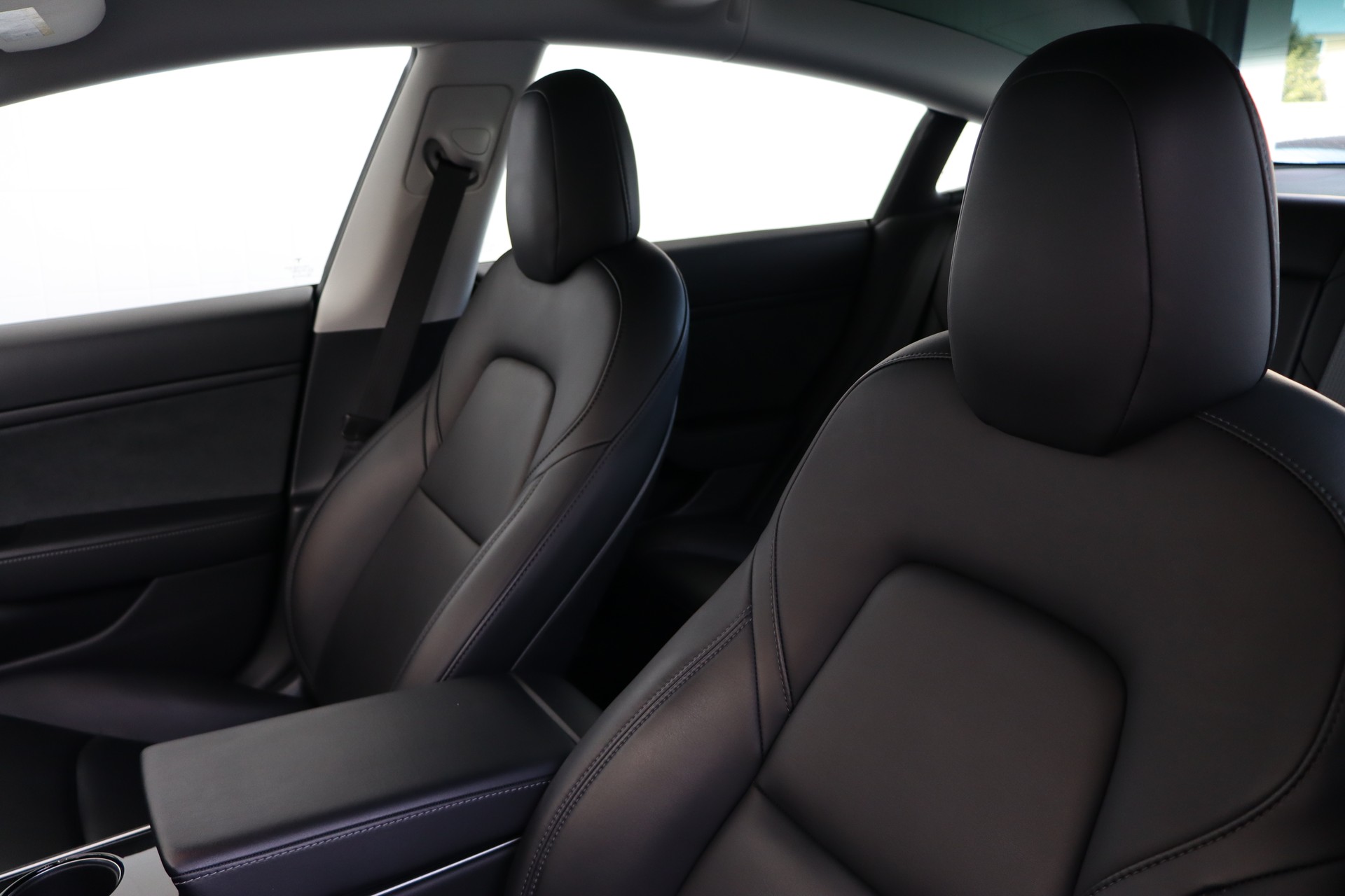 TESLA Model 3 Performance Dual Motor AWD-image-12