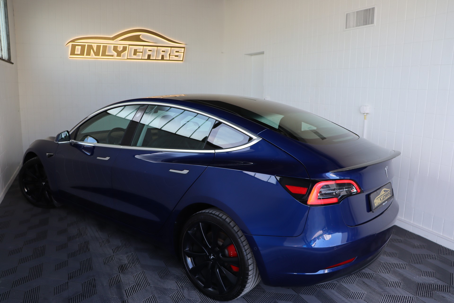TESLA Model 3 Performance Dual Motor AWD-image-6
