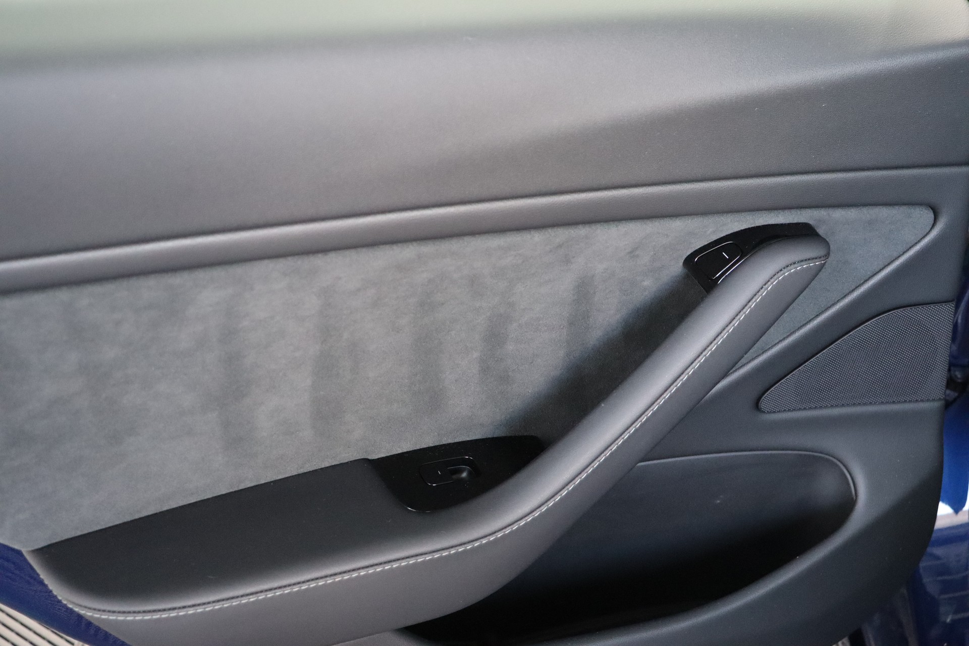 TESLA Model 3 Performance Dual Motor AWD-image-16
