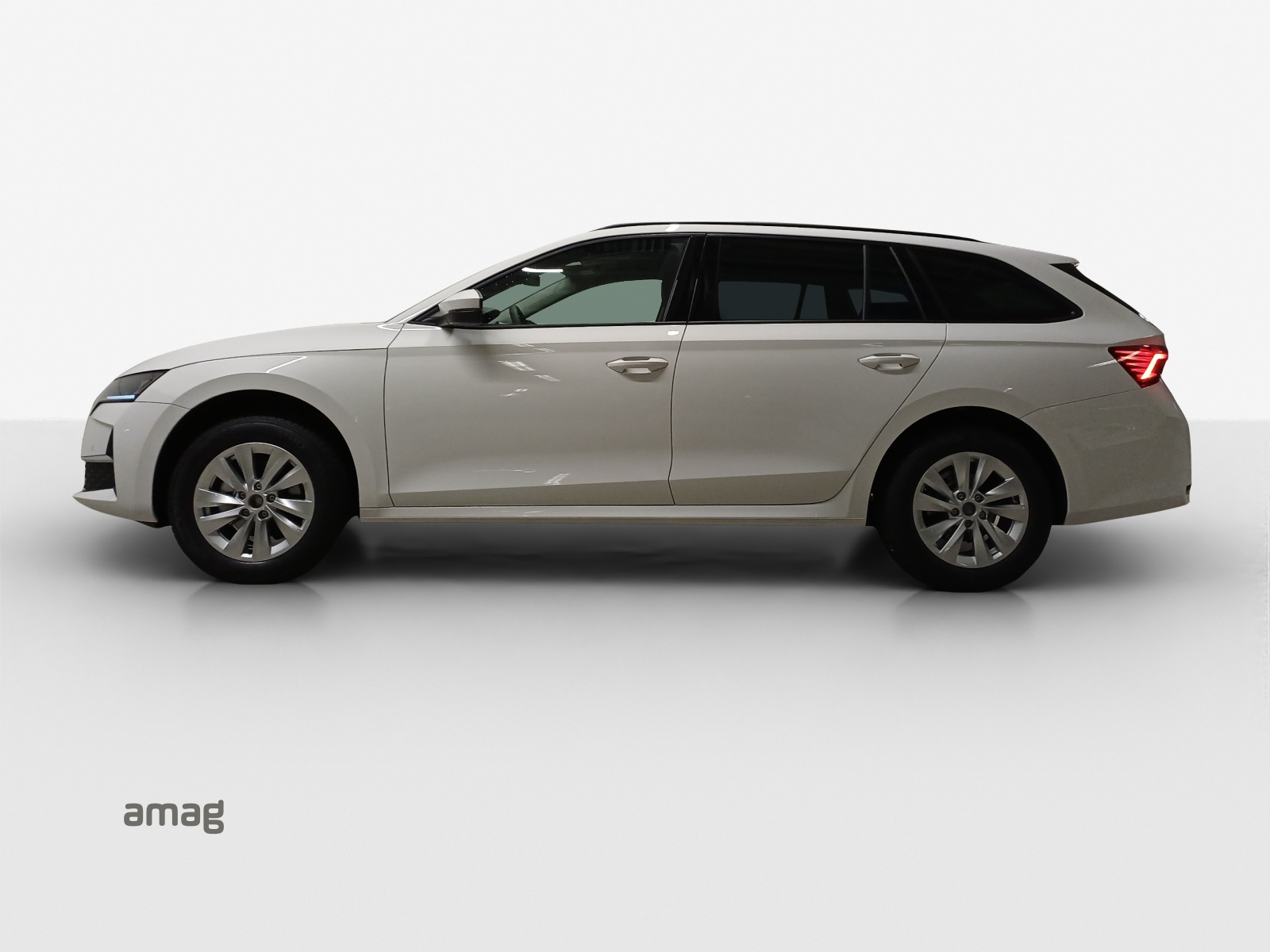 SKODA Octavia Combi 1.5 TSI mHEV DSG Selection-showroom-element-1