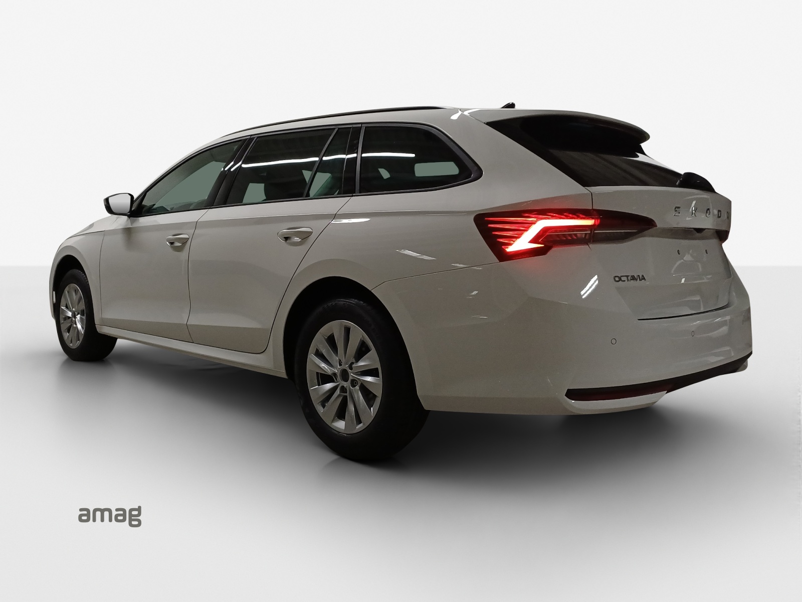 SKODA Octavia Combi 1.5 TSI mHEV DSG Selection-showroom-element-2