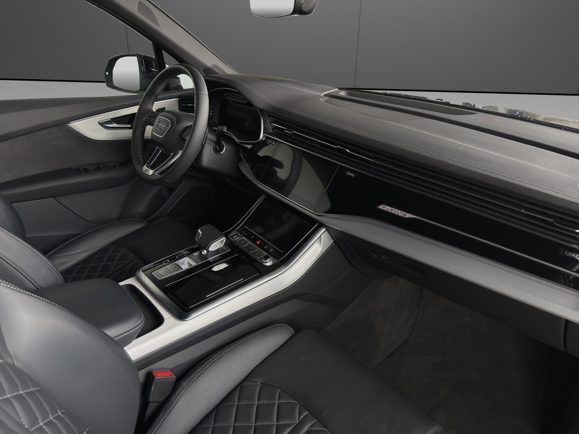 AUDI Q7 55 TFSI e quattro PHEV S line tiptronic-image-13