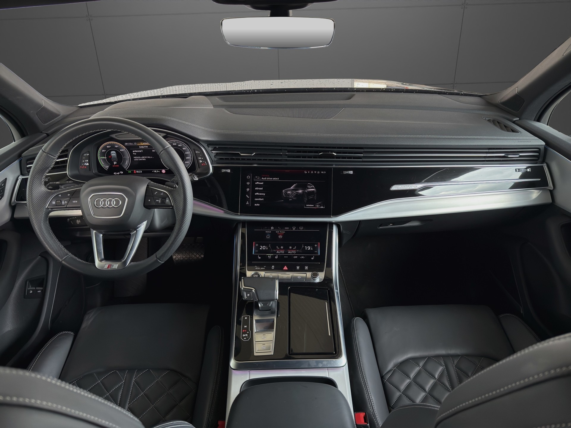 AUDI Q7 55 TFSI e quattro PHEV S line tiptronic-image-14