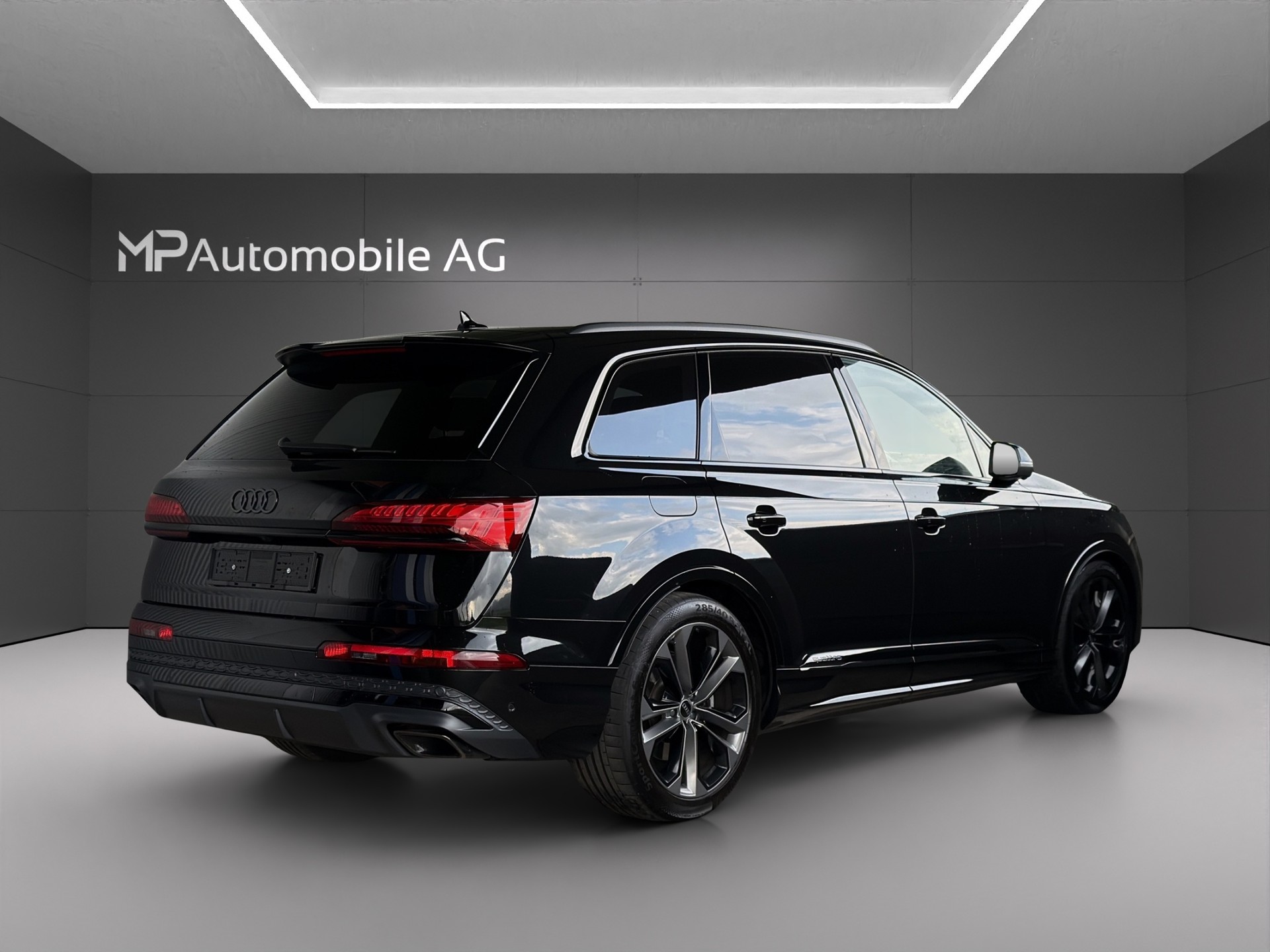 AUDI Q7 55 TFSI e quattro PHEV S line tiptronic-image-2