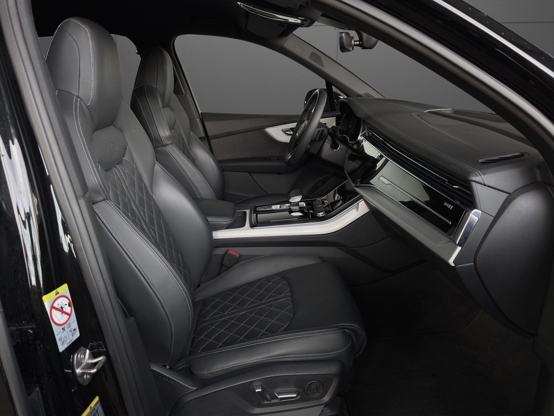 AUDI Q7 55 TFSI e quattro PHEV S line tiptronic-image-12