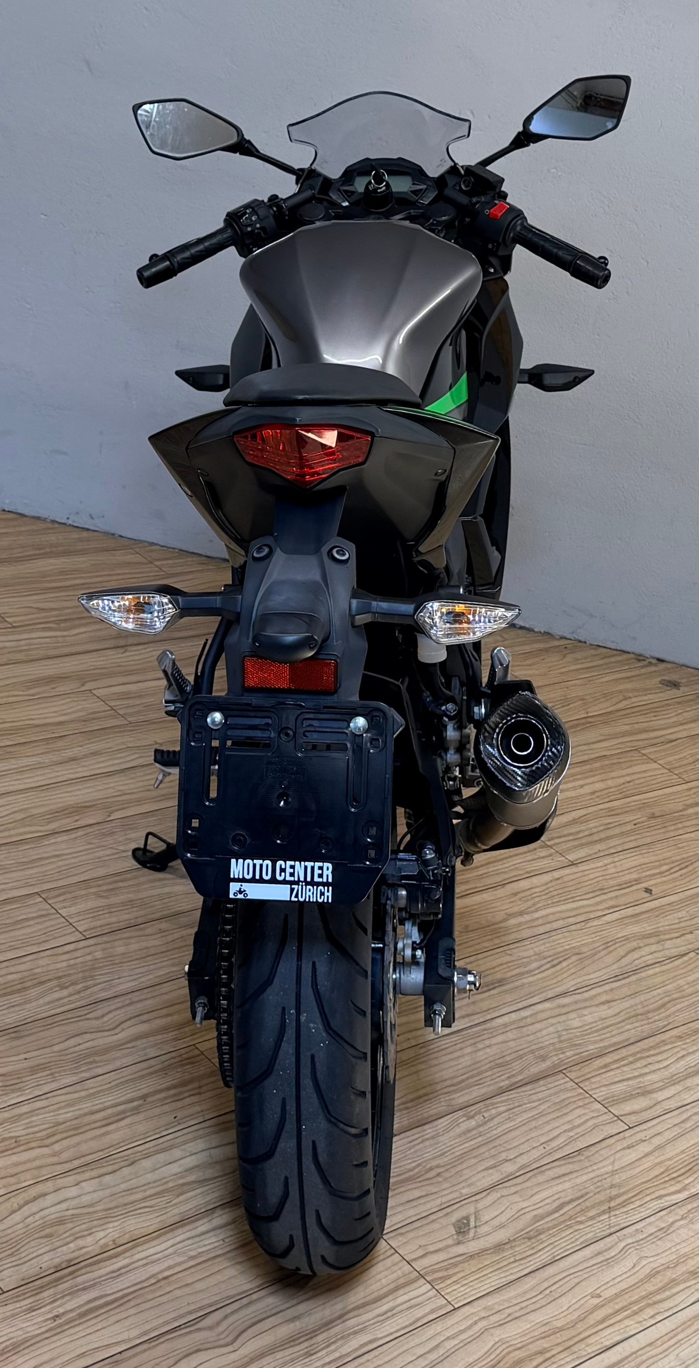 KAWASAKI Ninja 125-showroom-element-3