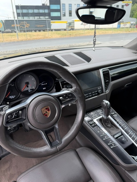 PORSCHE 3.0 V6 S-image-2