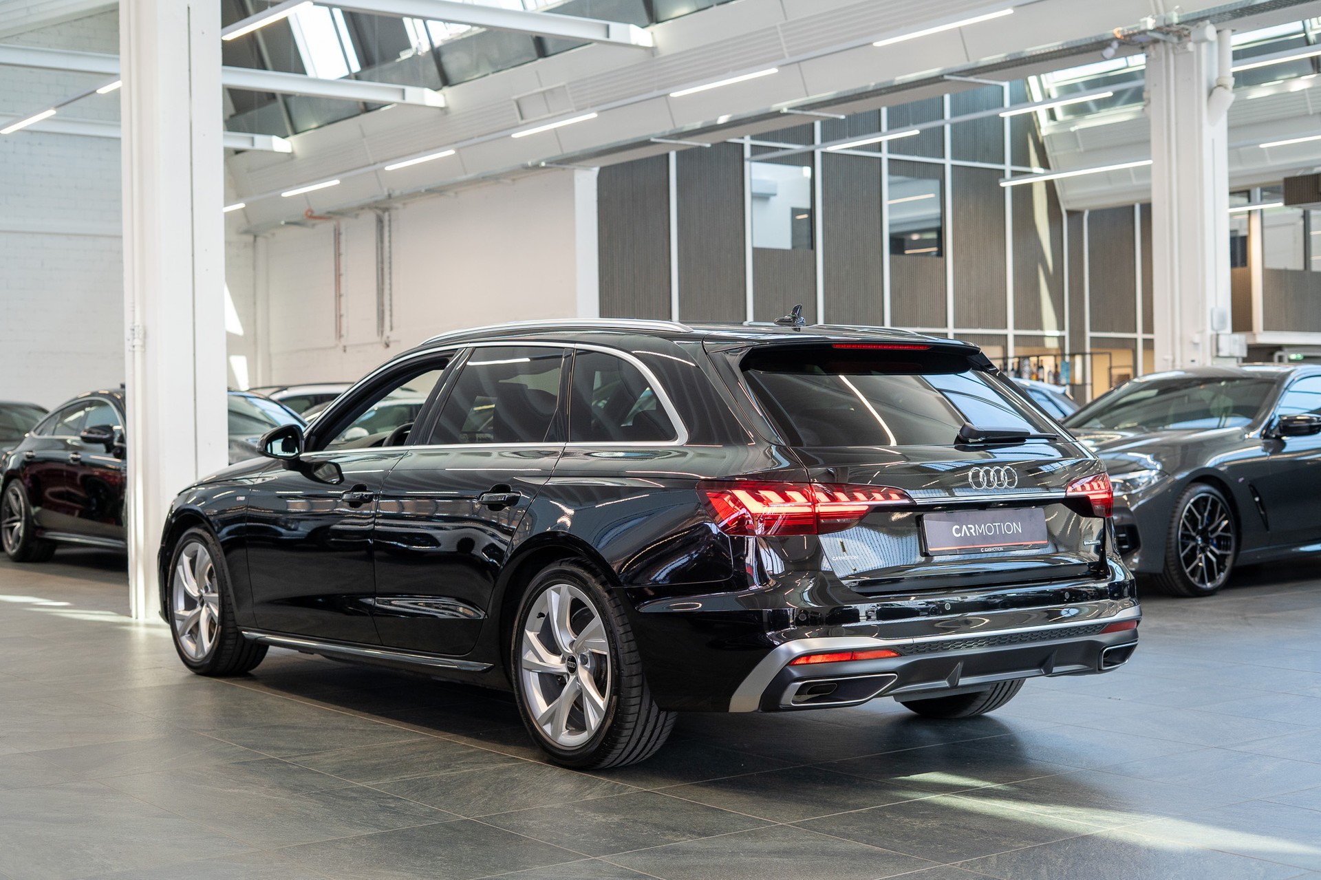 AUDI A4 Avant 2.0 40 TFSI S Line quattro S-Tronic / S-Line / Virtual Cockpit / Rückfahrkamera-showroom-element-3