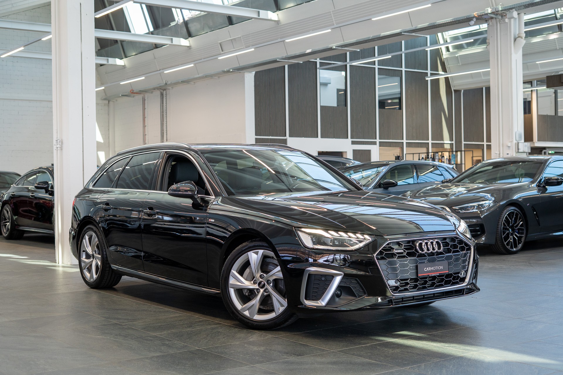 AUDI A4 Avant 2.0 40 TFSI S Line quattro S-Tronic / S-Line / Virtual Cockpit / Rückfahrkamera-showroom-element-2