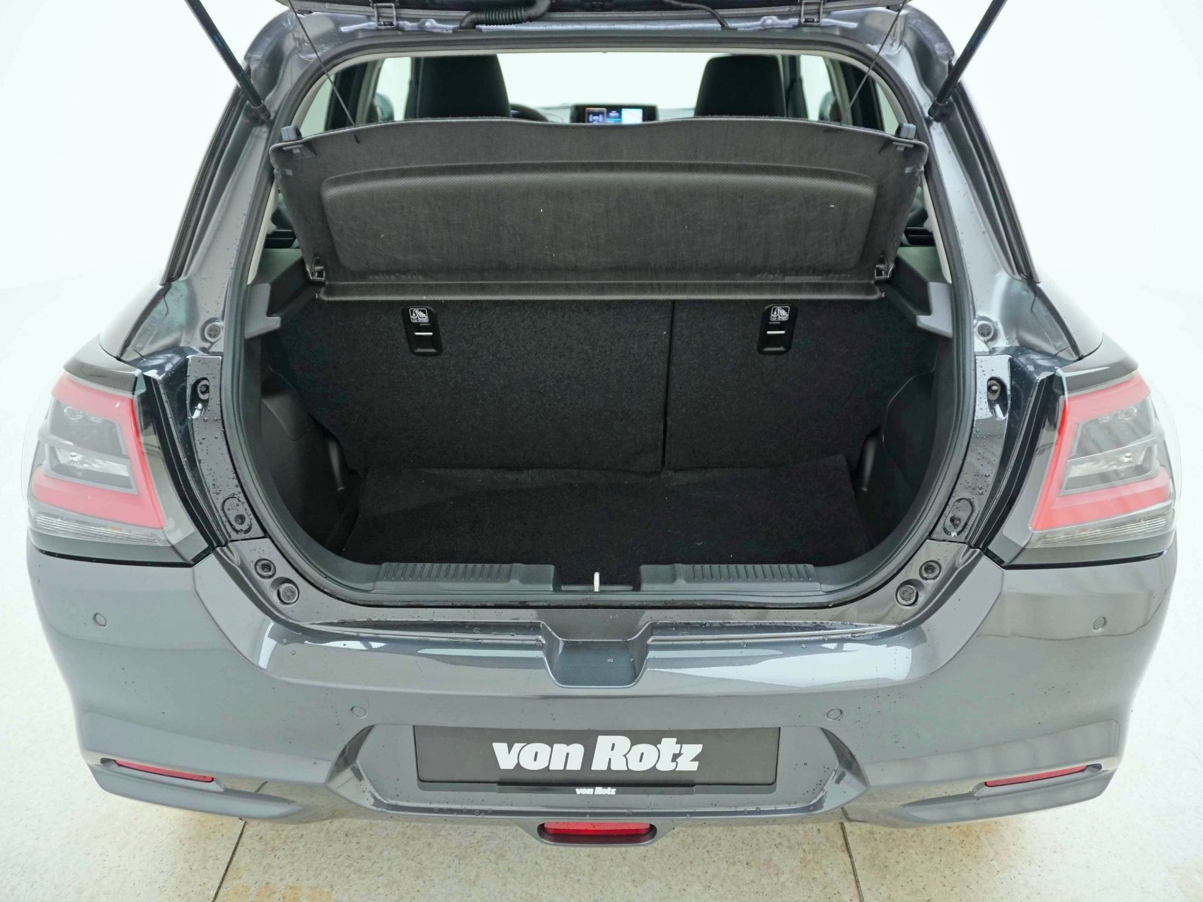 SUZUKI Swift 1.2 Sakura Top Hybrid 4x4-image-18