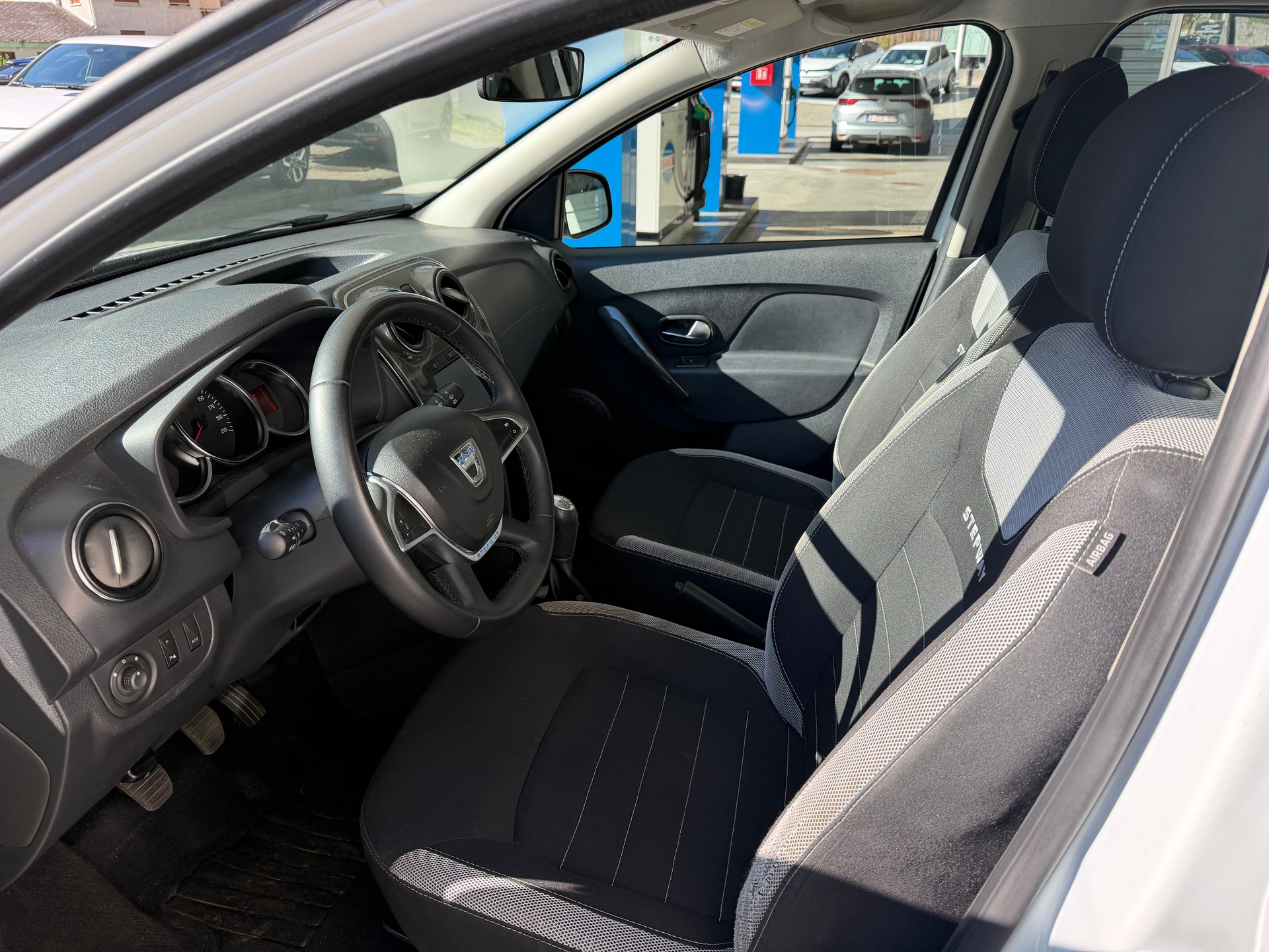 DACIA Sandero TCe 90 Stepway Unlimited 2-image-5