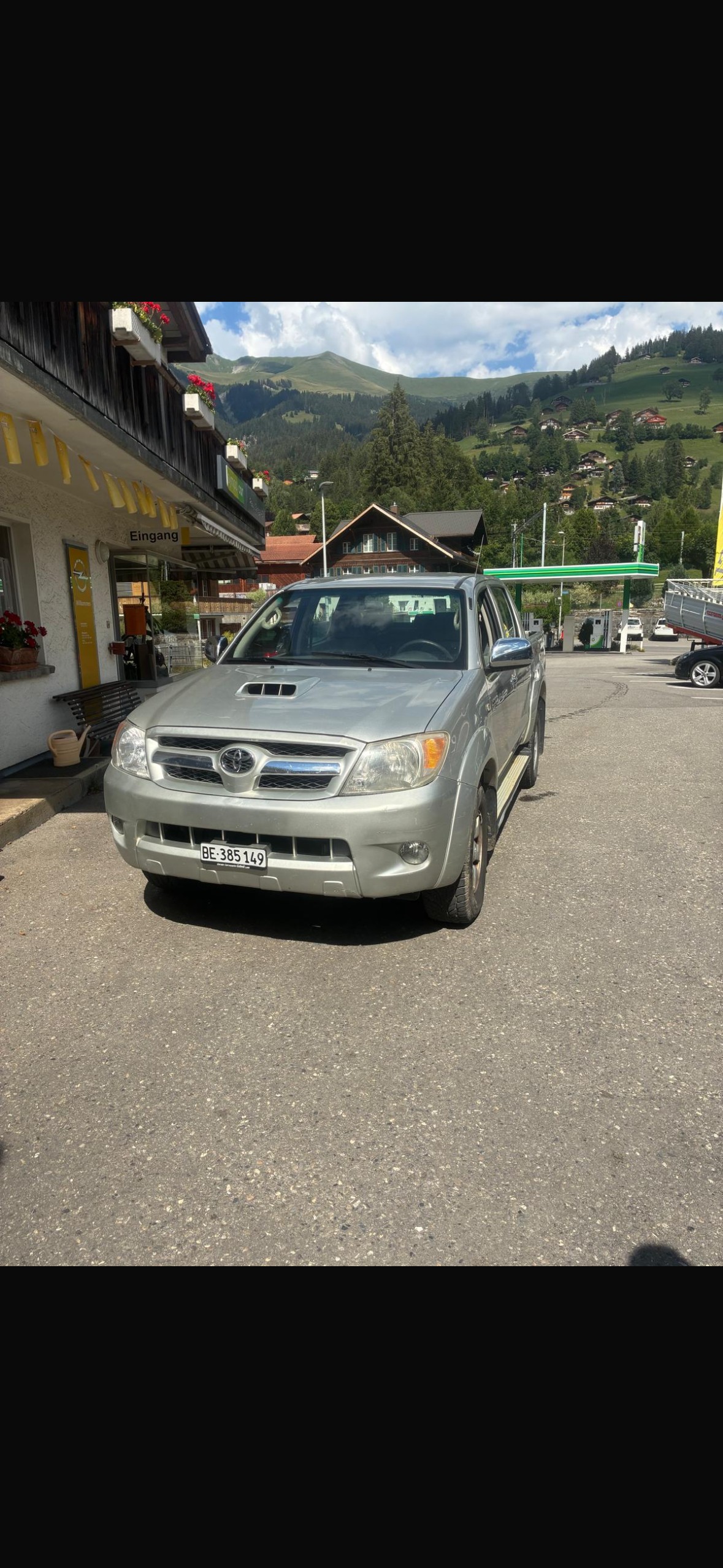 TOYOTA HI-LUX-image-1