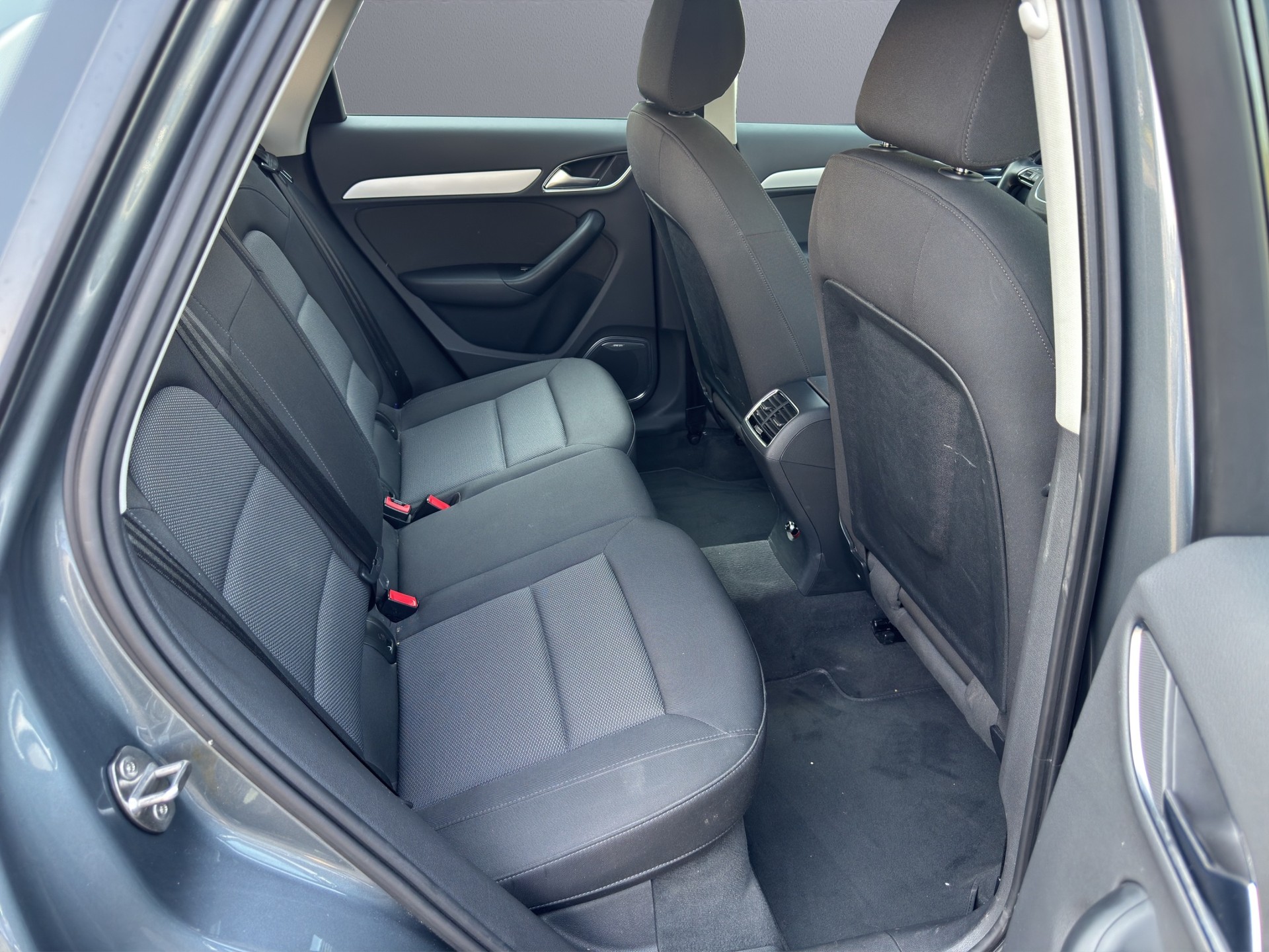 AUDI Q3 1.4 TFSI S-tronic-image-15