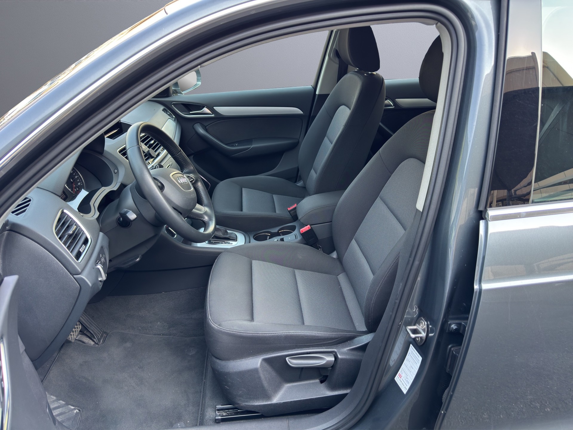AUDI Q3 1.4 TFSI S-tronic-image-9