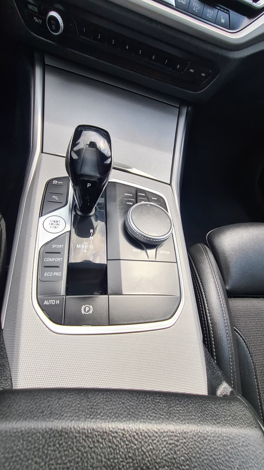 BMW 318d 48V Essential Edition Steptronic ** Teil-Leder ** Gr-Navi ** Sitzheizung ** Tempomat ** PDC ** Frisch Ab MFK & Service **-image-15
