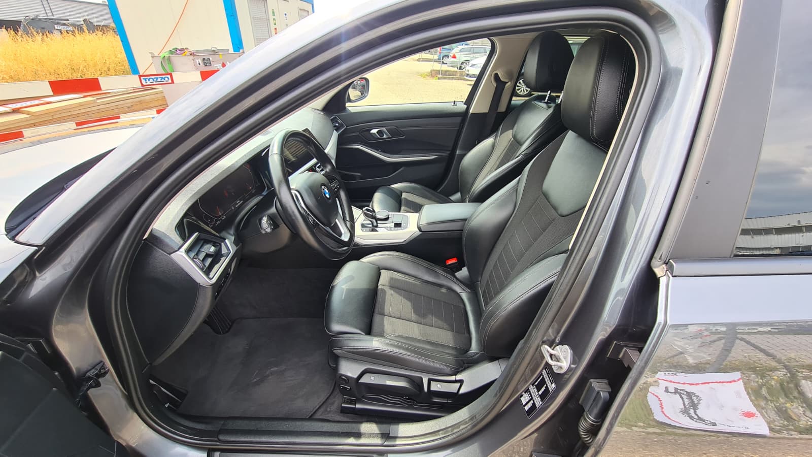 BMW 318d 48V Essential Edition Steptronic ** Teil-Leder ** Gr-Navi ** Sitzheizung ** Tempomat ** PDC ** Frisch Ab MFK & Service **-image-19