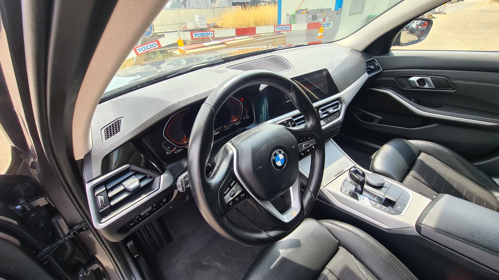 BMW 318d 48V Essential Edition Steptronic ** Teil-Leder ** Gr-Navi ** Sitzheizung ** Tempomat ** PDC ** Frisch Ab MFK & Service **-image-18