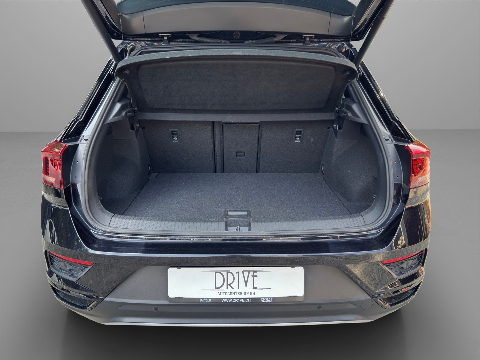 VW T-Roc 1.5 TSI EVO Sport DSG-image-11