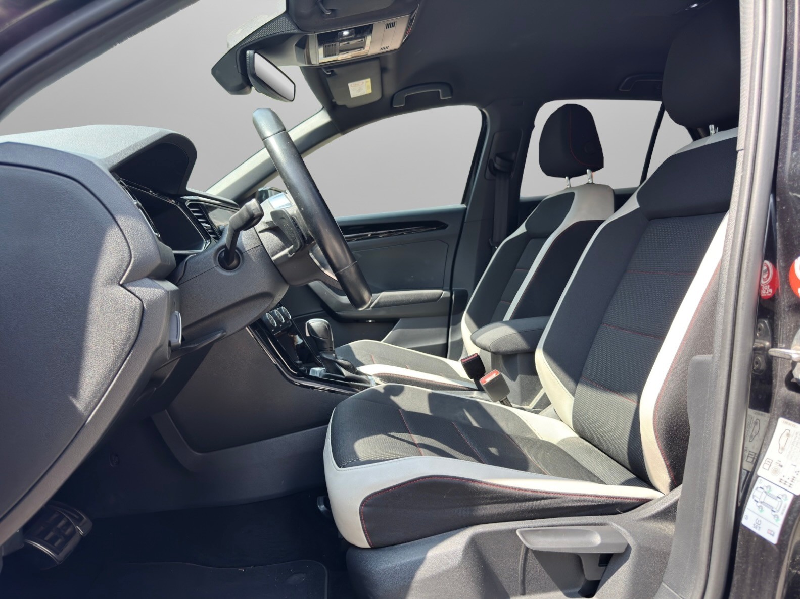 VW T-Roc 1.5 TSI EVO Sport DSG-image-7