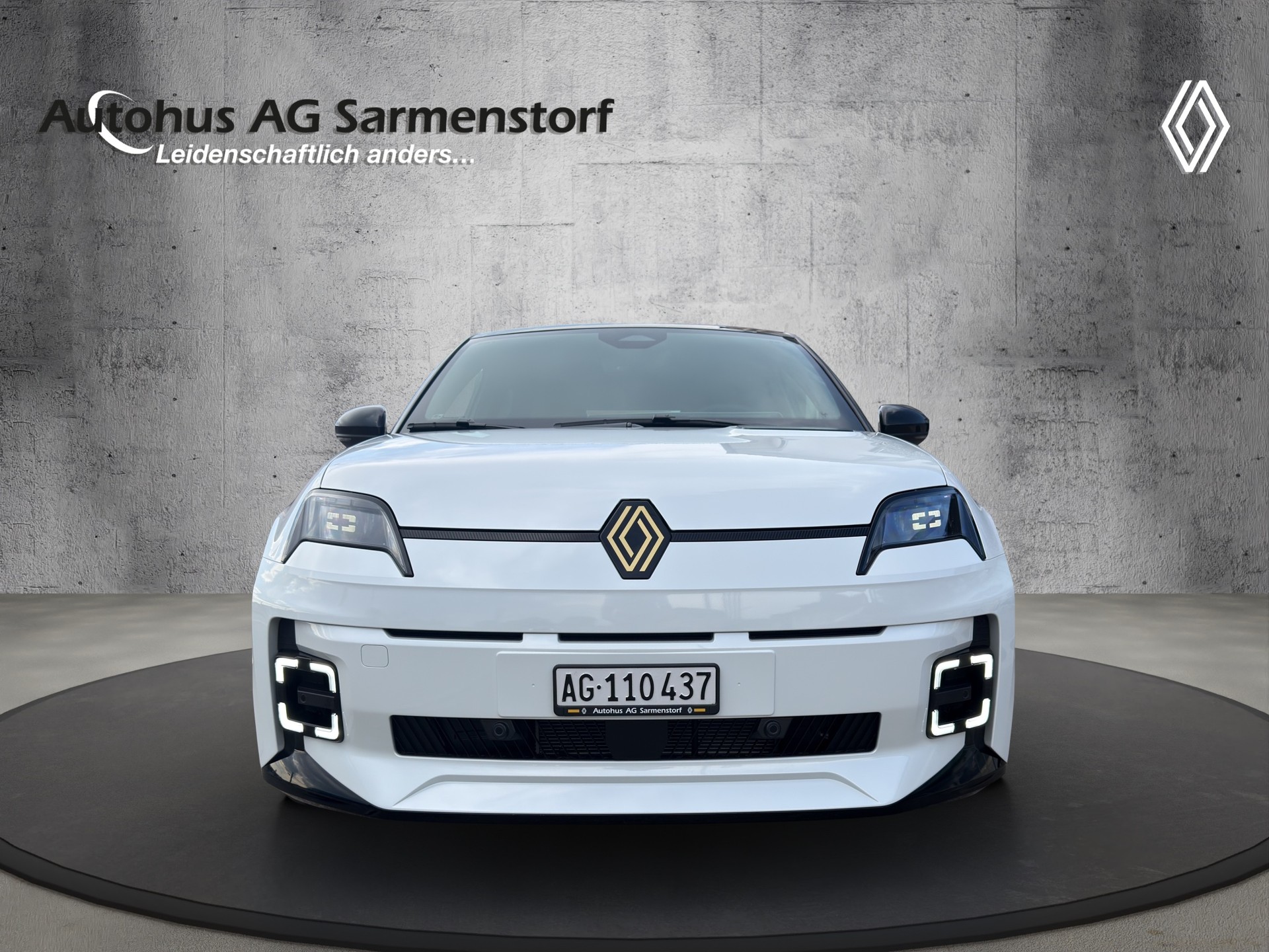 RENAULT R5 E-Tech Comfort Range 52 kWh Iconic Five-image-1