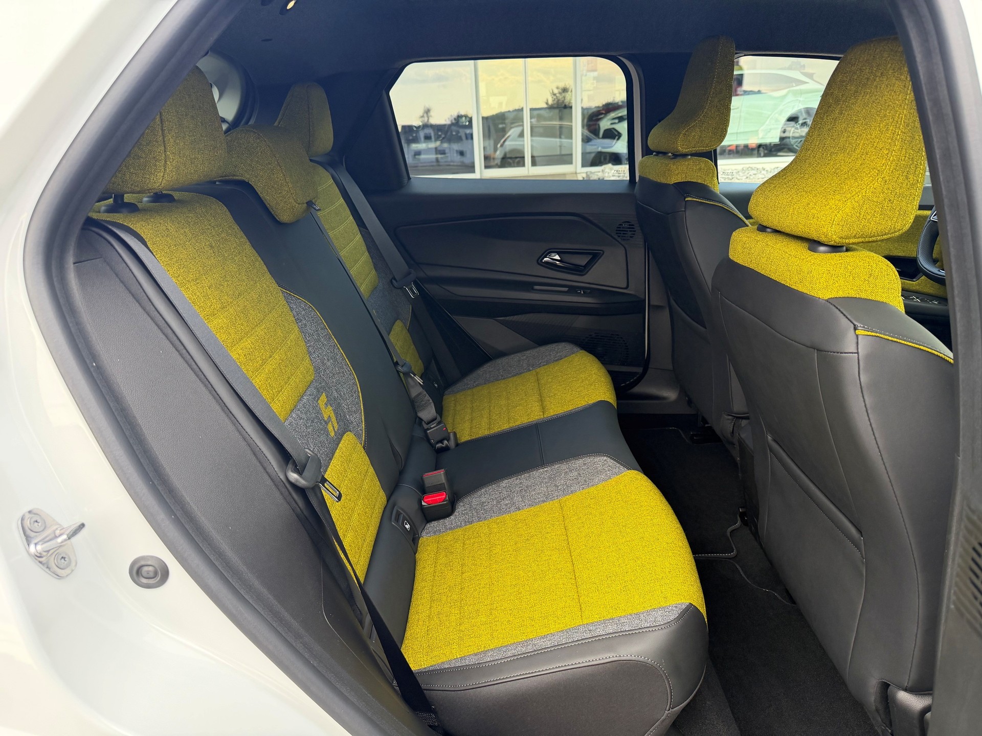 RENAULT R5 E-Tech Comfort Range 52 kWh Iconic Five-image-12