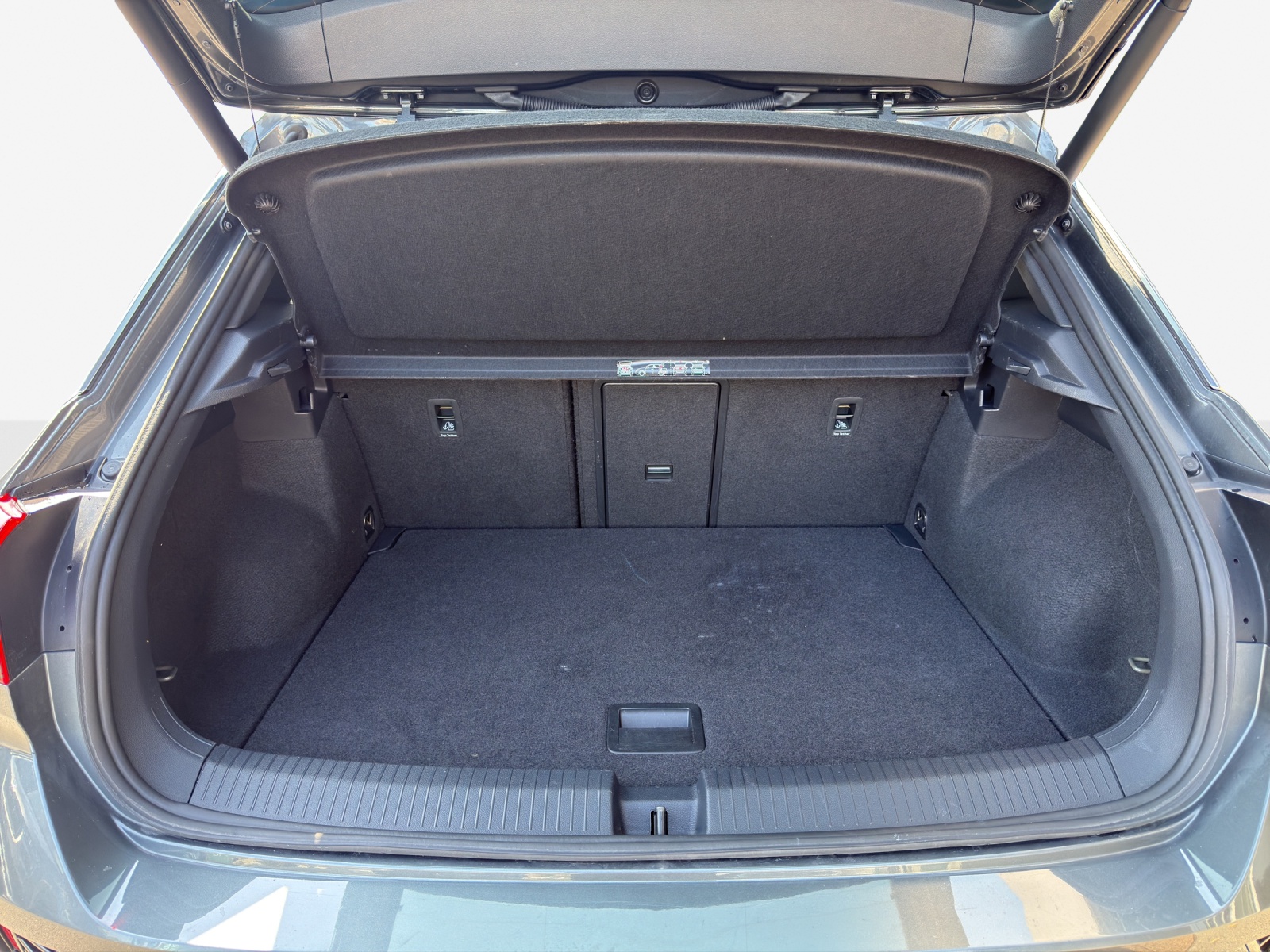 VW T-Roc 2.0 TSI R DSG 4Motion-image-12
