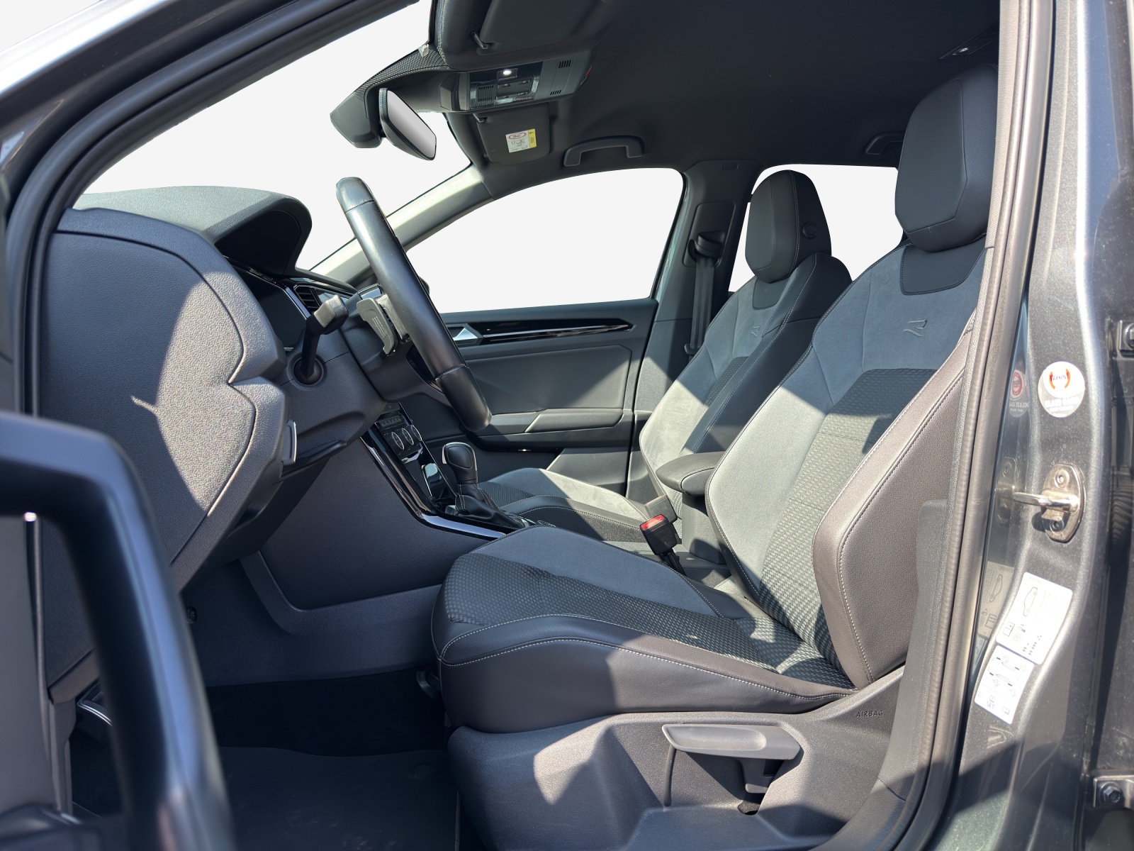 VW T-Roc 2.0 TSI R DSG 4Motion-image-7