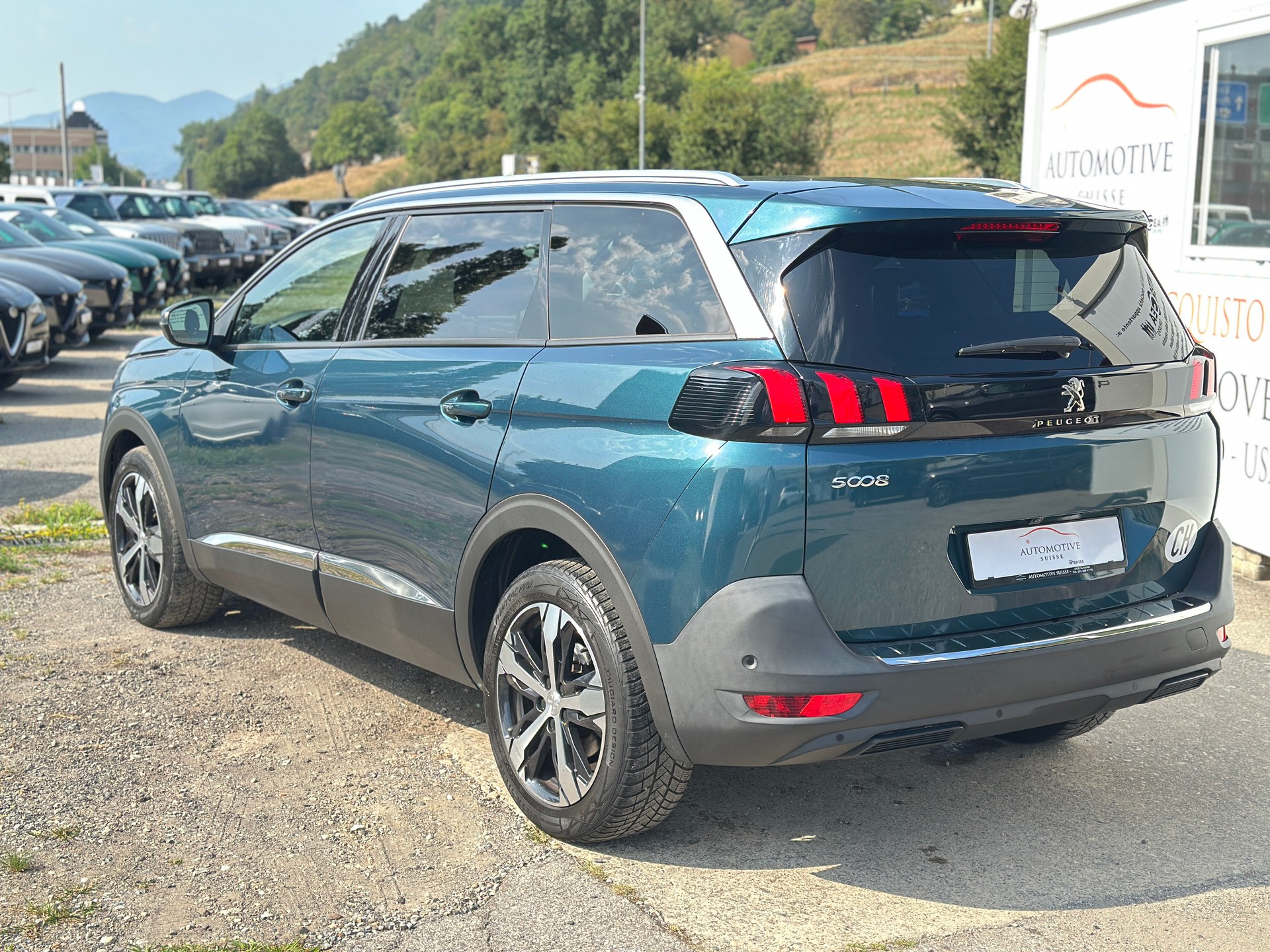 PEUGEOT 5008 1.5 BlueHDi Allure EAT-image-3