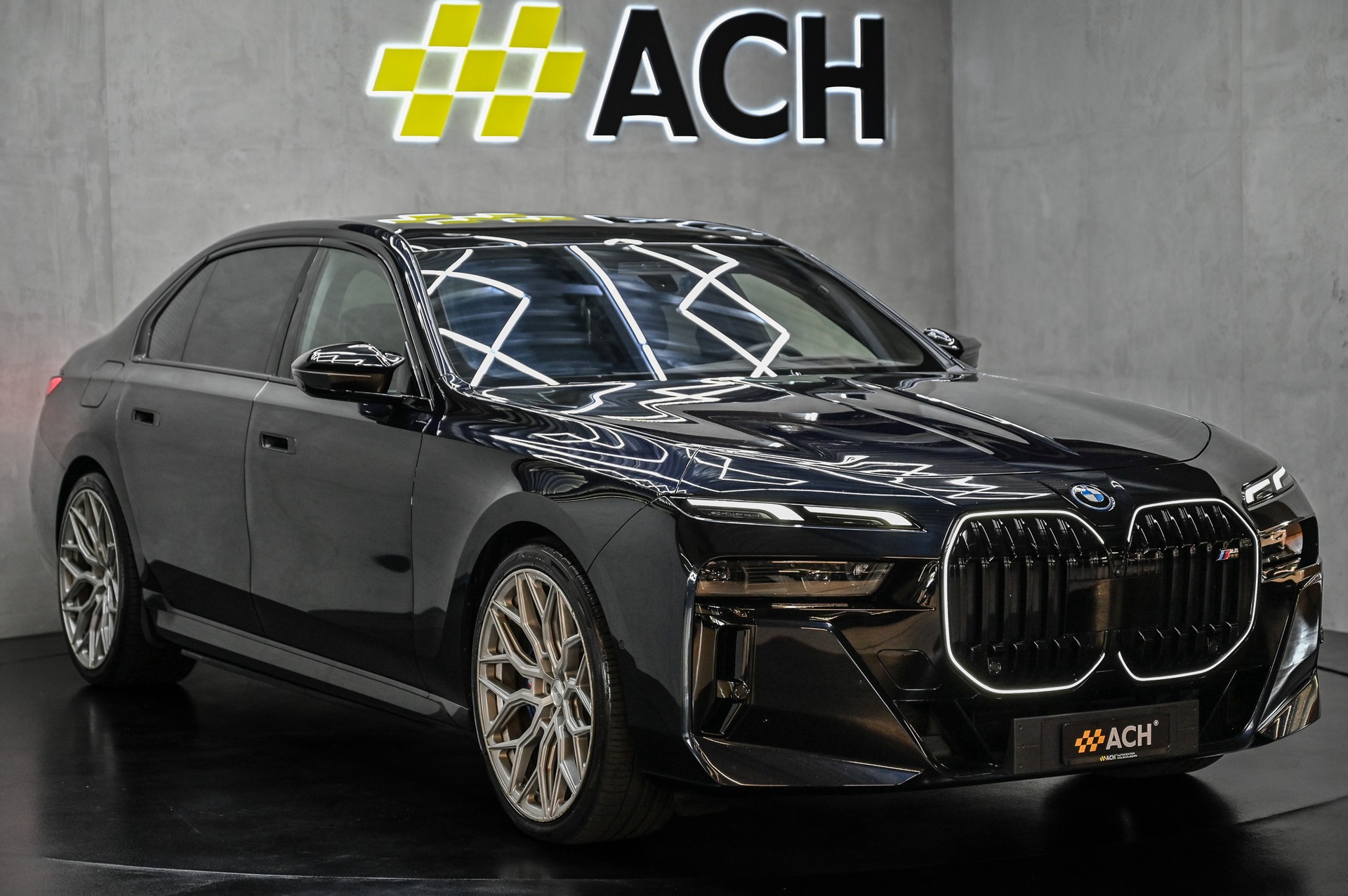 BMW M760e xDrive-image-0
