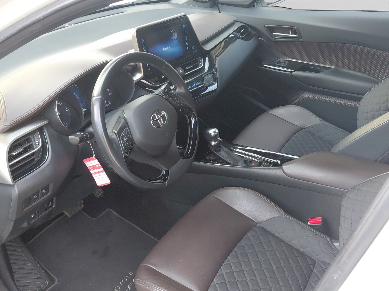 TOYOTA C-HR 1.8 VVTi HSD Premium-image-8