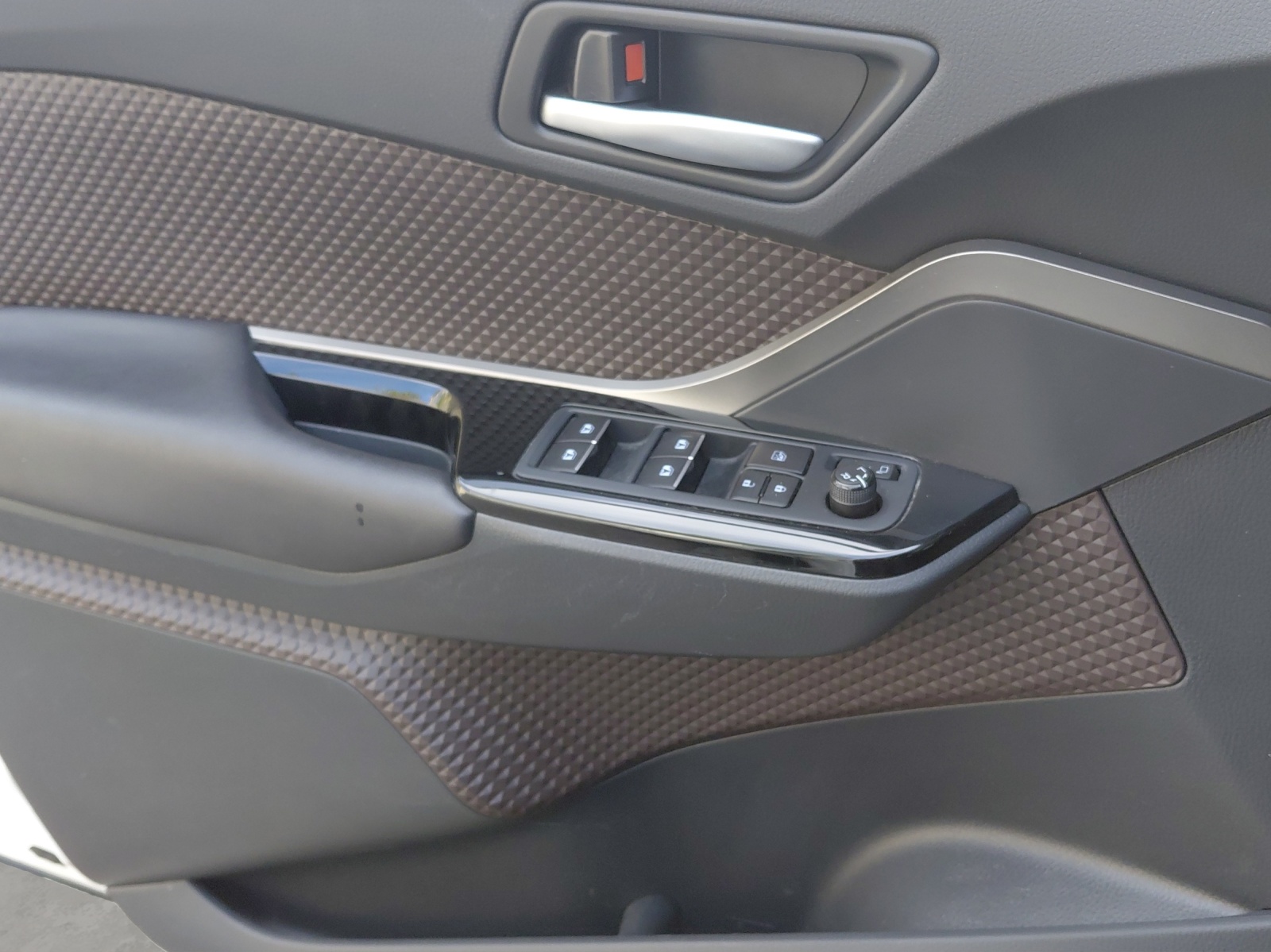 TOYOTA C-HR 1.8 VVTi HSD Premium-image-11