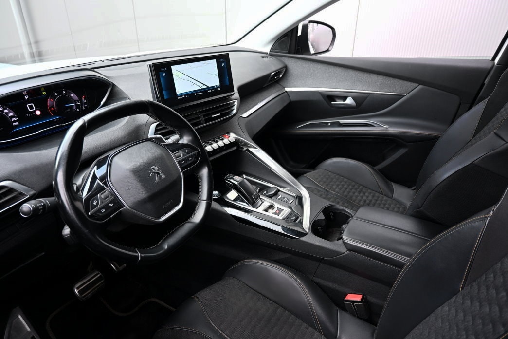 PEUGEOT 5008 1.5 BlueHDi Road Trip EAT8-image-9
